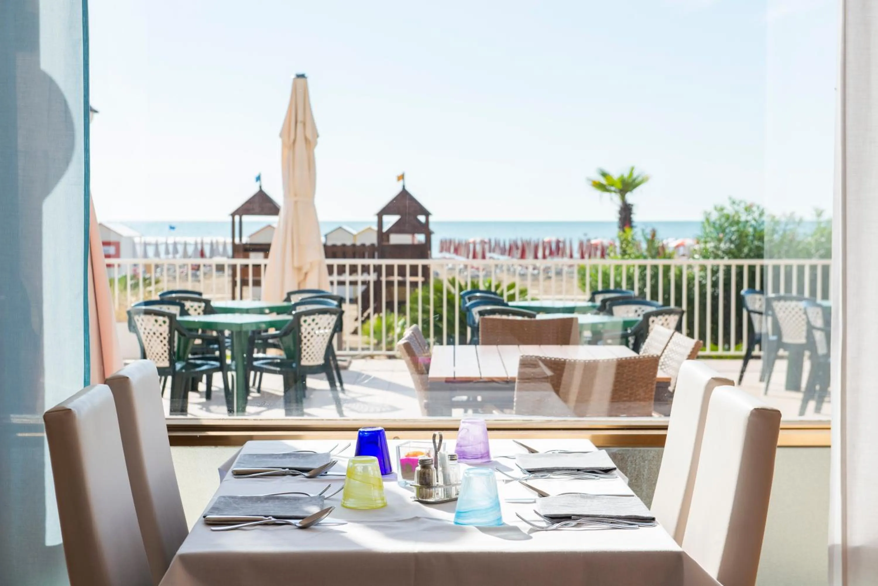 Restaurant/places to eat in Hotel Columbus