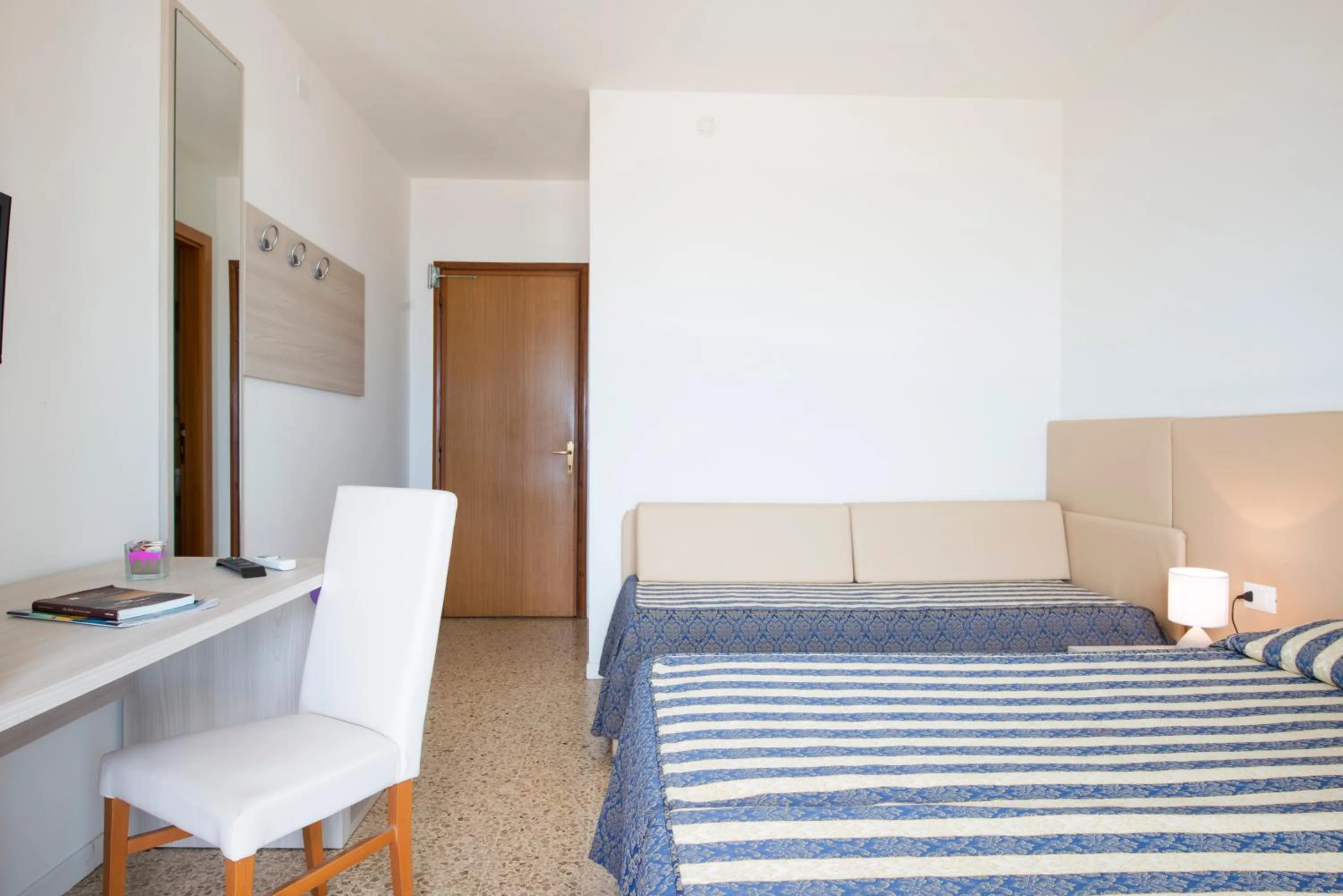 Photo of the whole room in Hotel Columbus