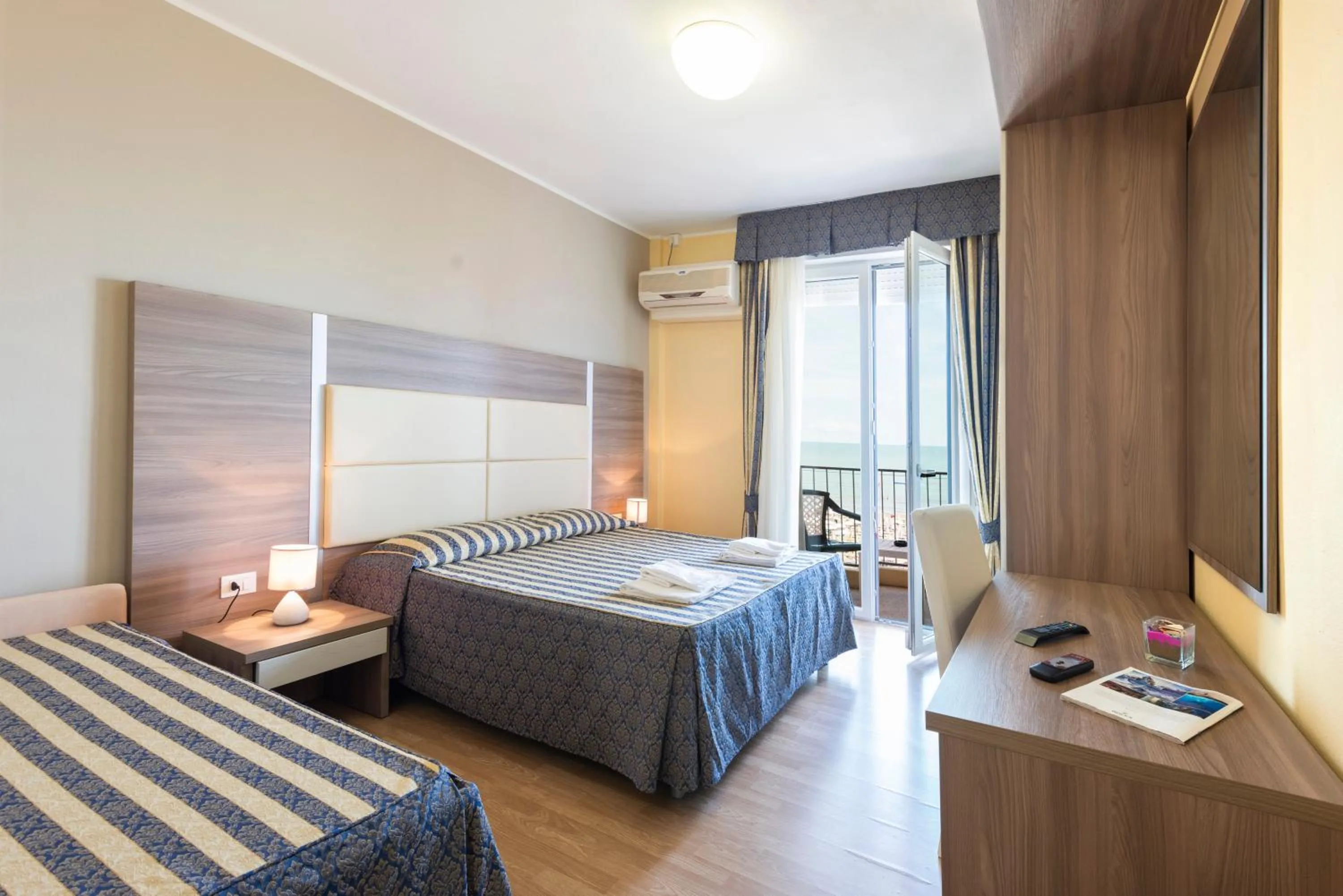 Photo of the whole room in Hotel Columbus