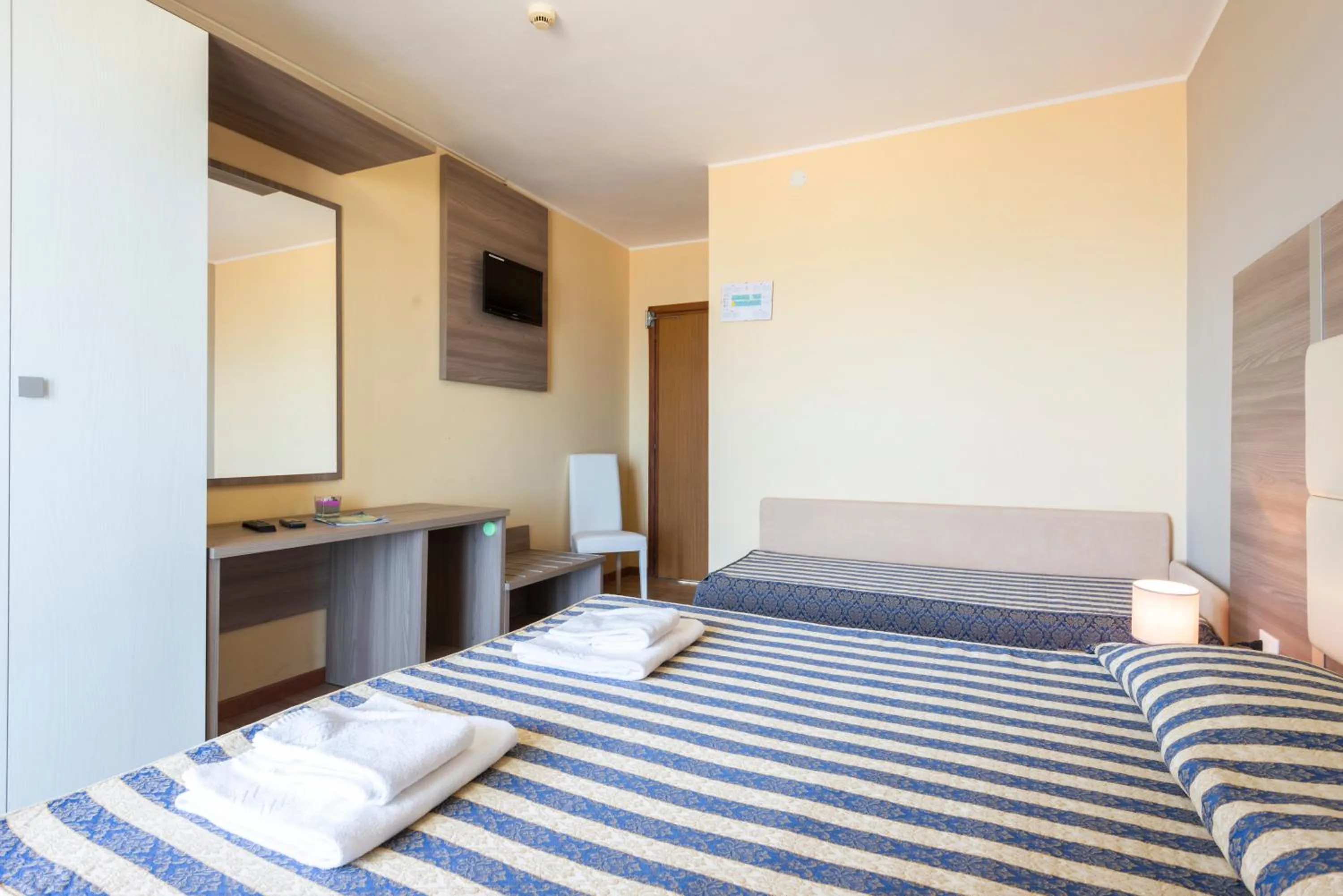 Photo of the whole room in Hotel Columbus