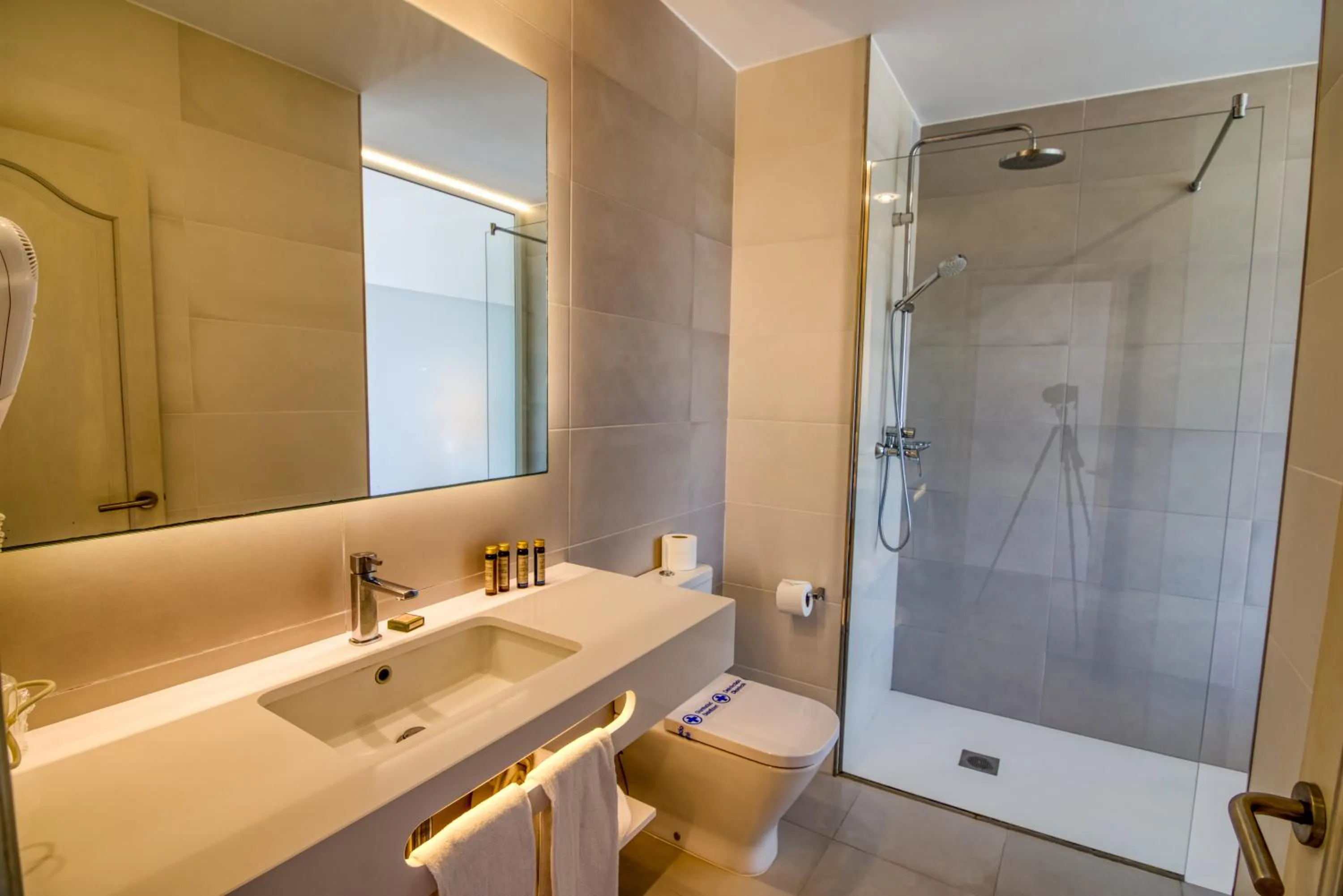 Shower in Hotel Playa Santandria Adults Only