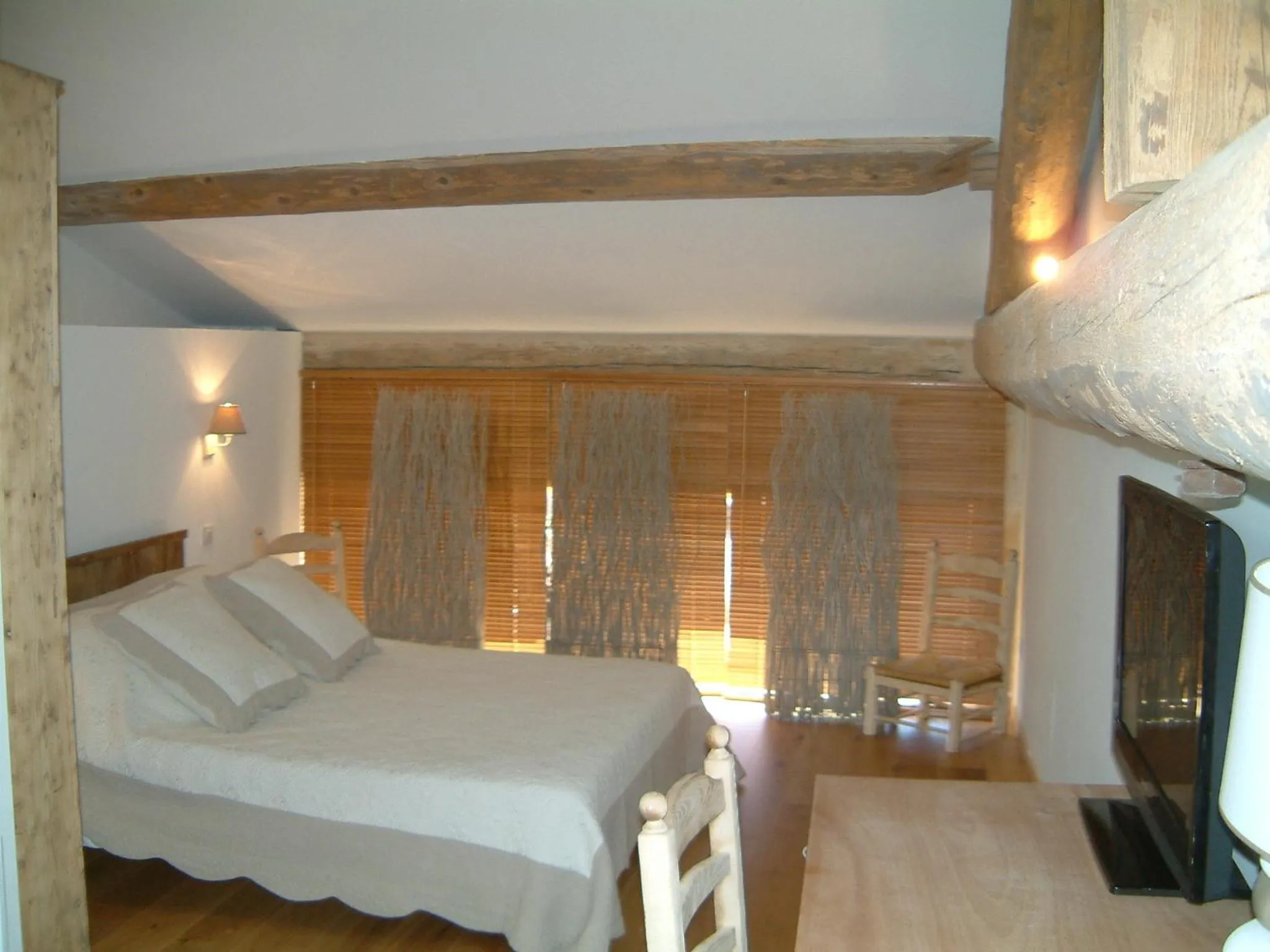 Bed in Chambres d'Hôtes "LE CALME"