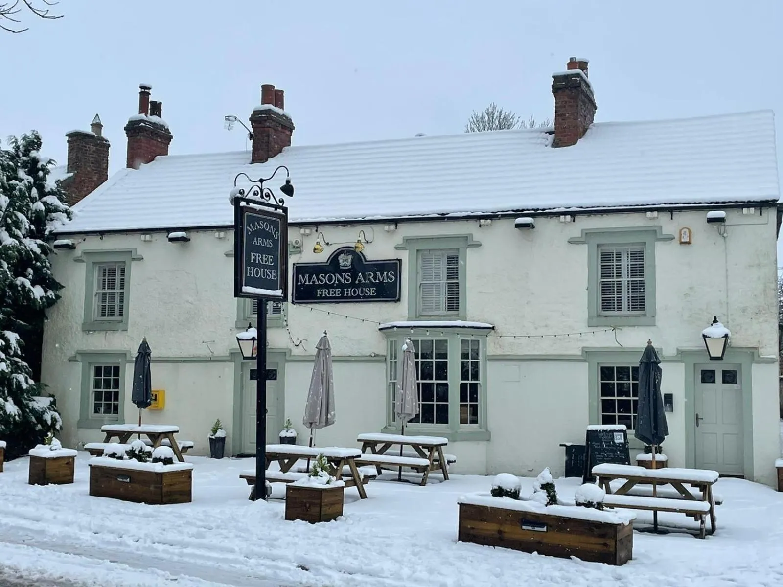 Property building in The Masons Arms