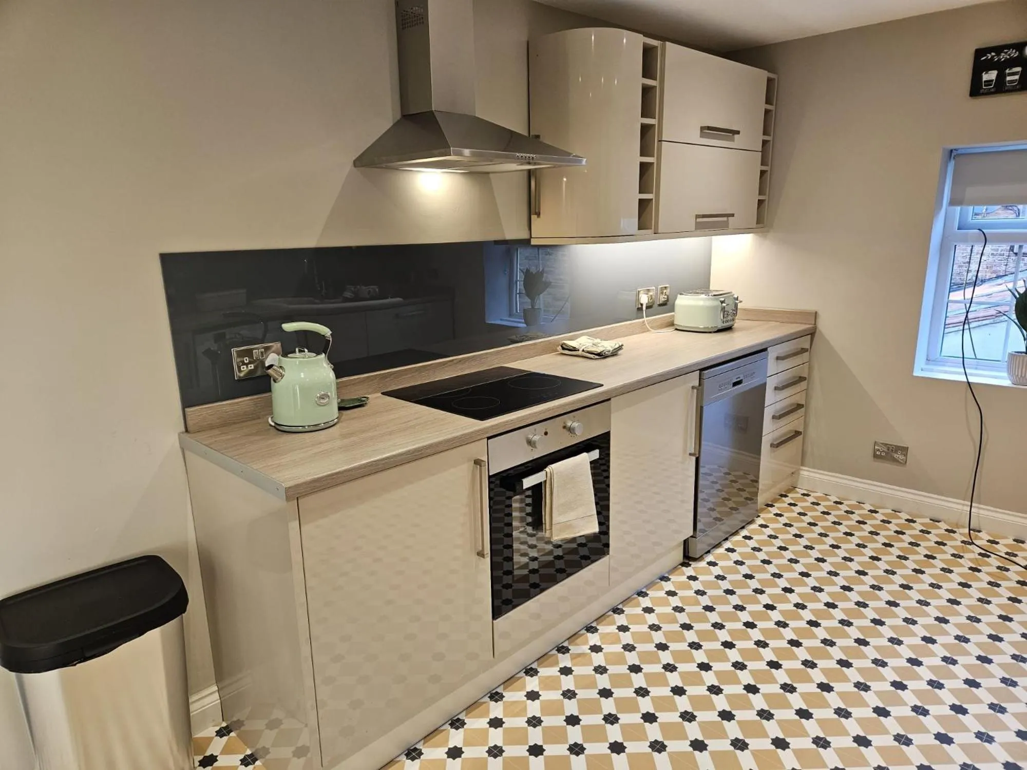 Kitchen or kitchenette in The Masons Arms