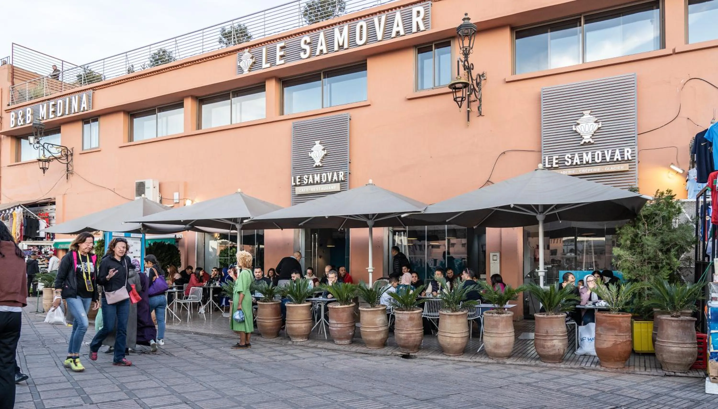 Restaurant/places to eat in BnB MEDINA