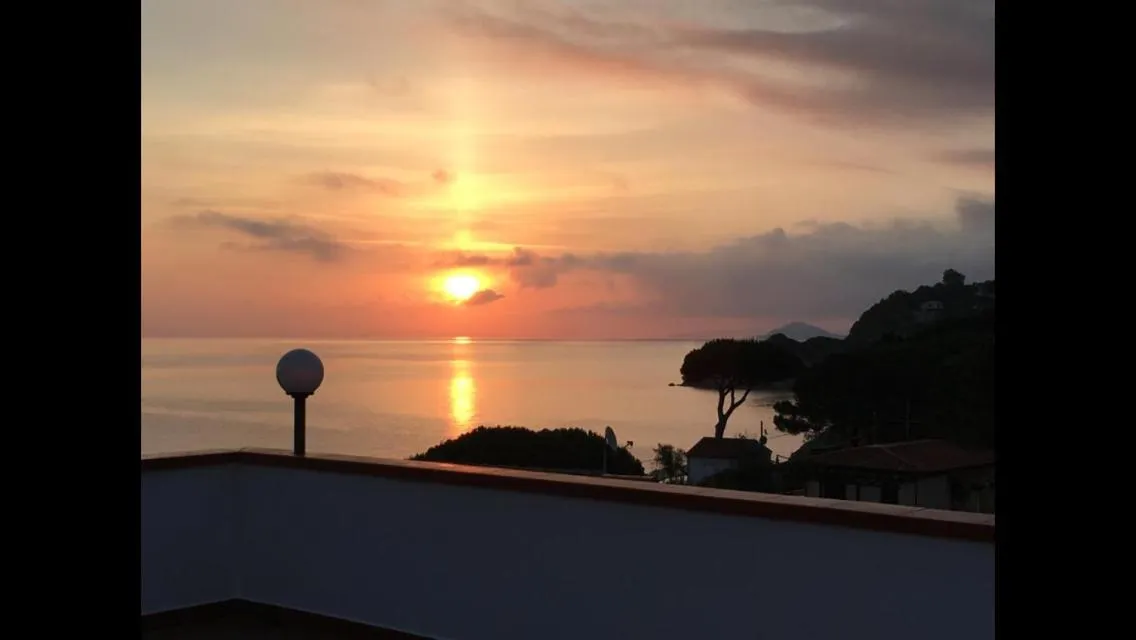 Property building in B&B Hotel Il Veliero - la vela del veliero