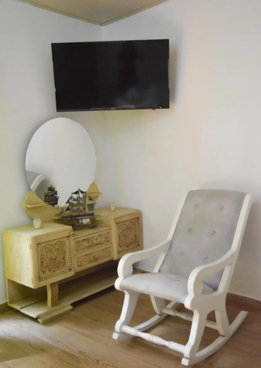 TV and multimedia in Eco Hostal Kuima