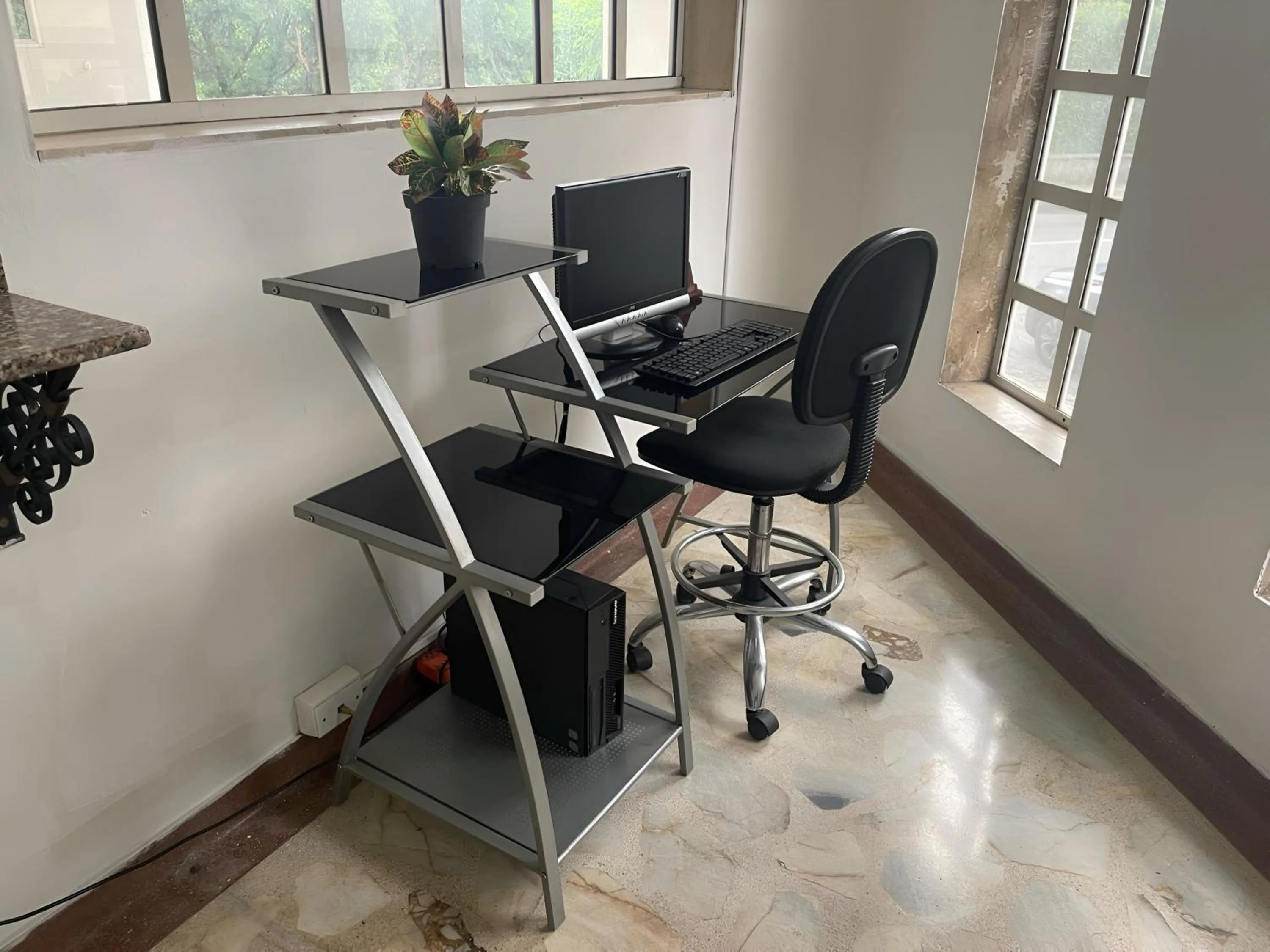 Seating area in Hotel Macedonia Plaza Medellin