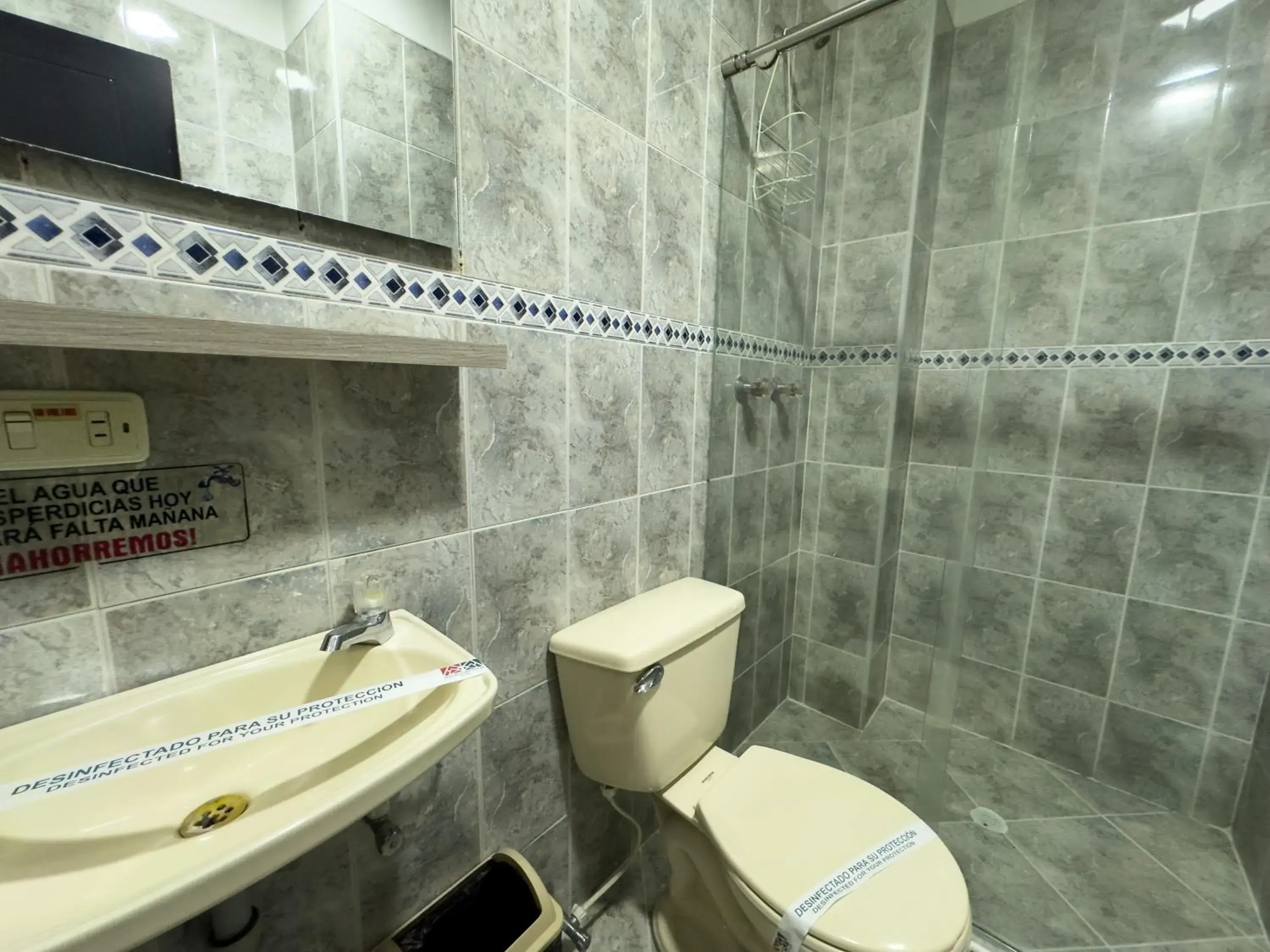 Standard Twin Room - single occupancy in Hotel Macedonia Plaza Medellin Standard Twin Room - single occupancy in Hotel Macedonia Plaza Medellin