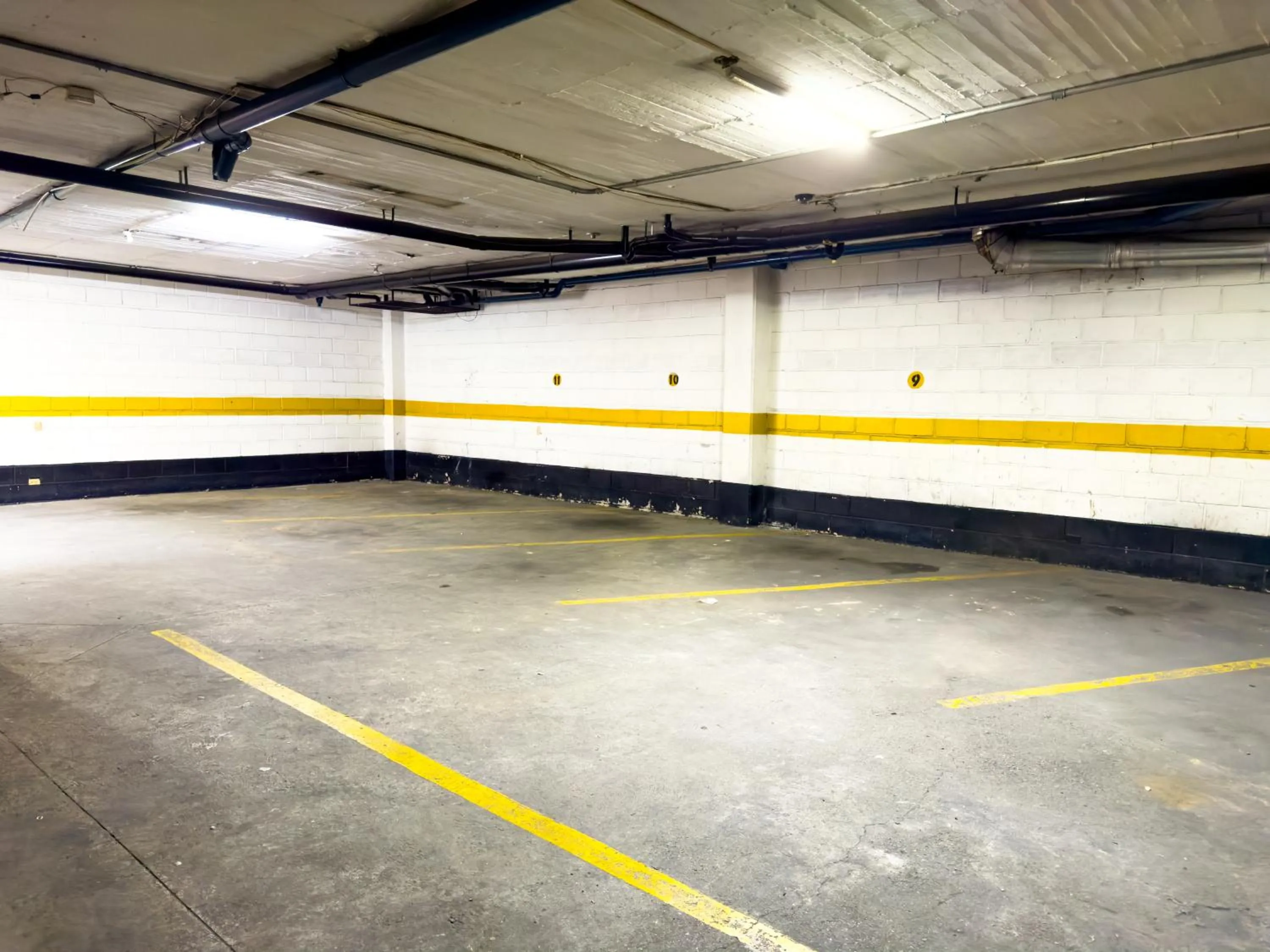 Parking in Hotel Macedonia Plaza Medellin