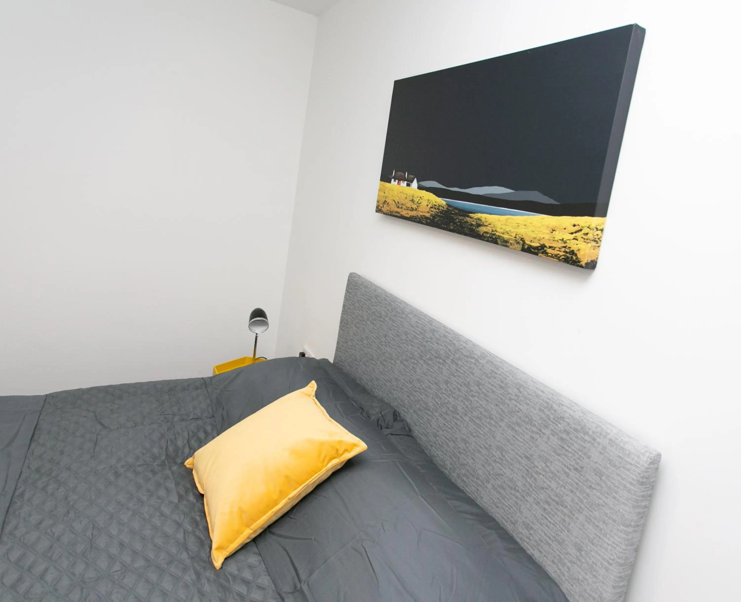 Bedroom, Bed in 107 Eglinton Street