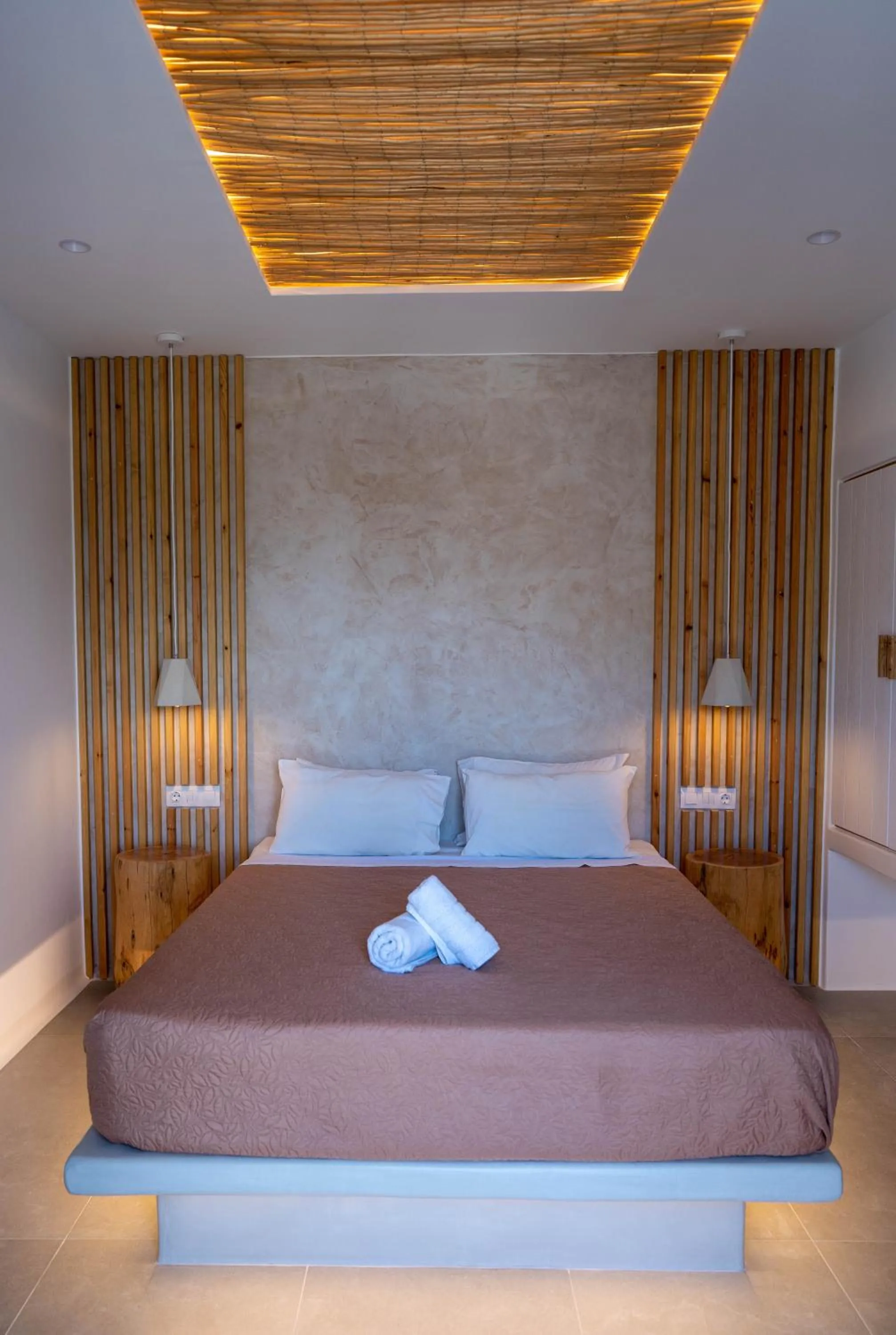 Bed in Dedalos Studios Naxos