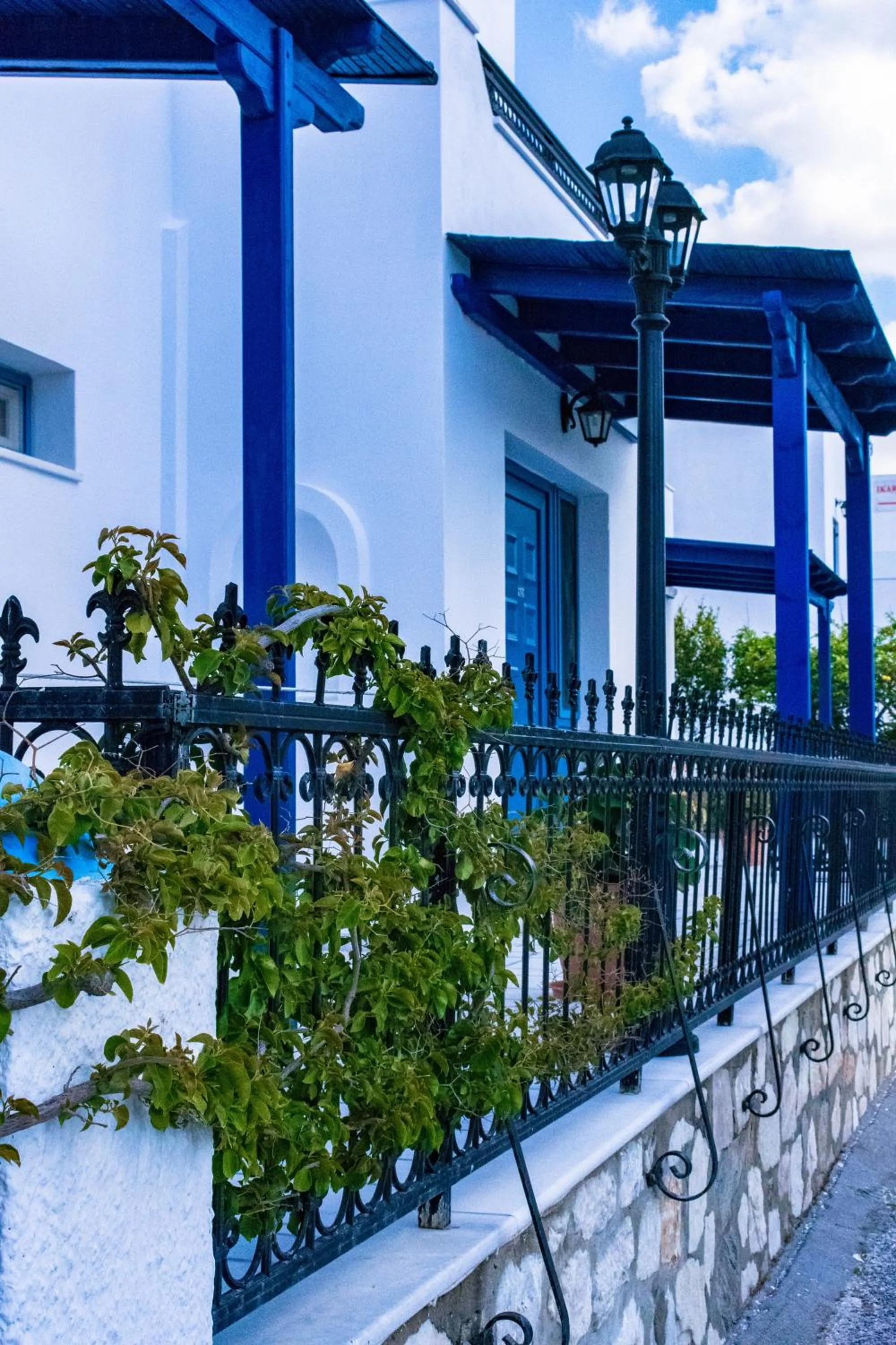 Facade/entrance in Dedalos Studios Naxos