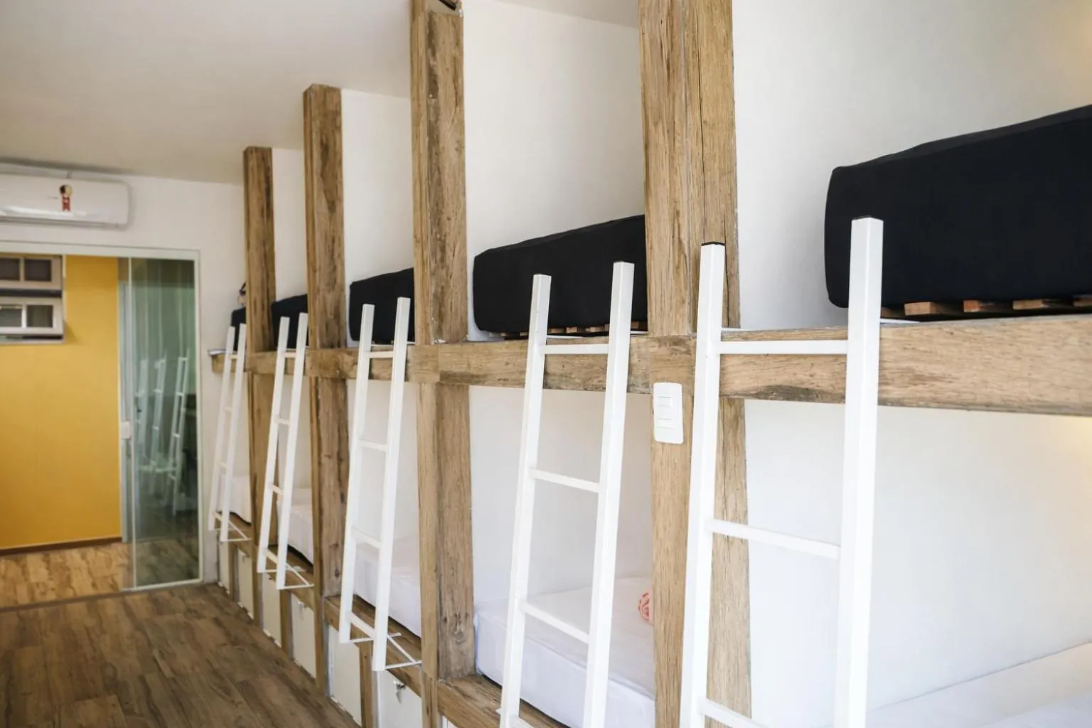 Hostel House Santinho
