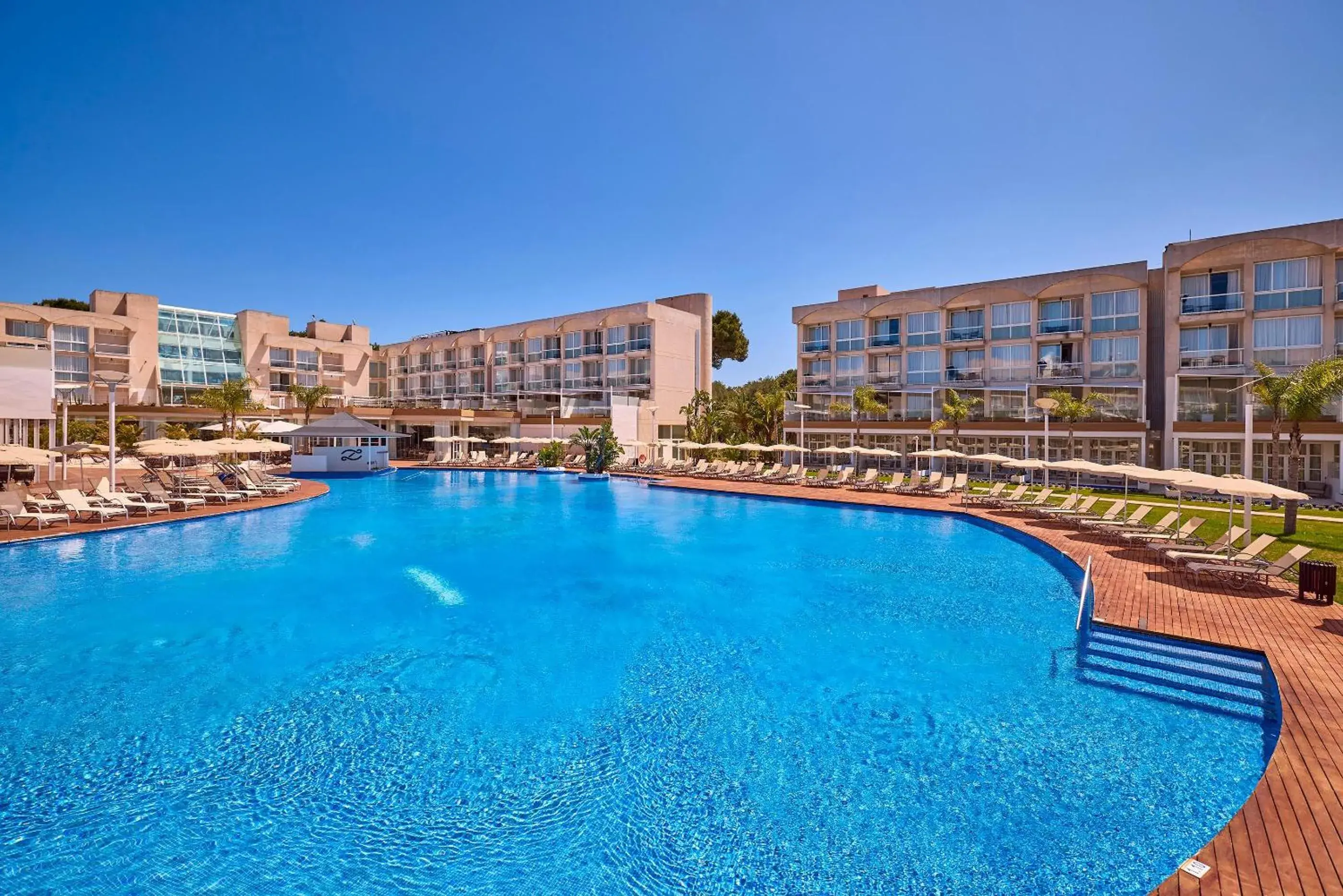 Swimming pool in Zafiro Alzinar Mar Adults Only - Refurbished 2025 Swimming pool in Zafiro Alzinar Mar Adults Only - Refurbished 2025