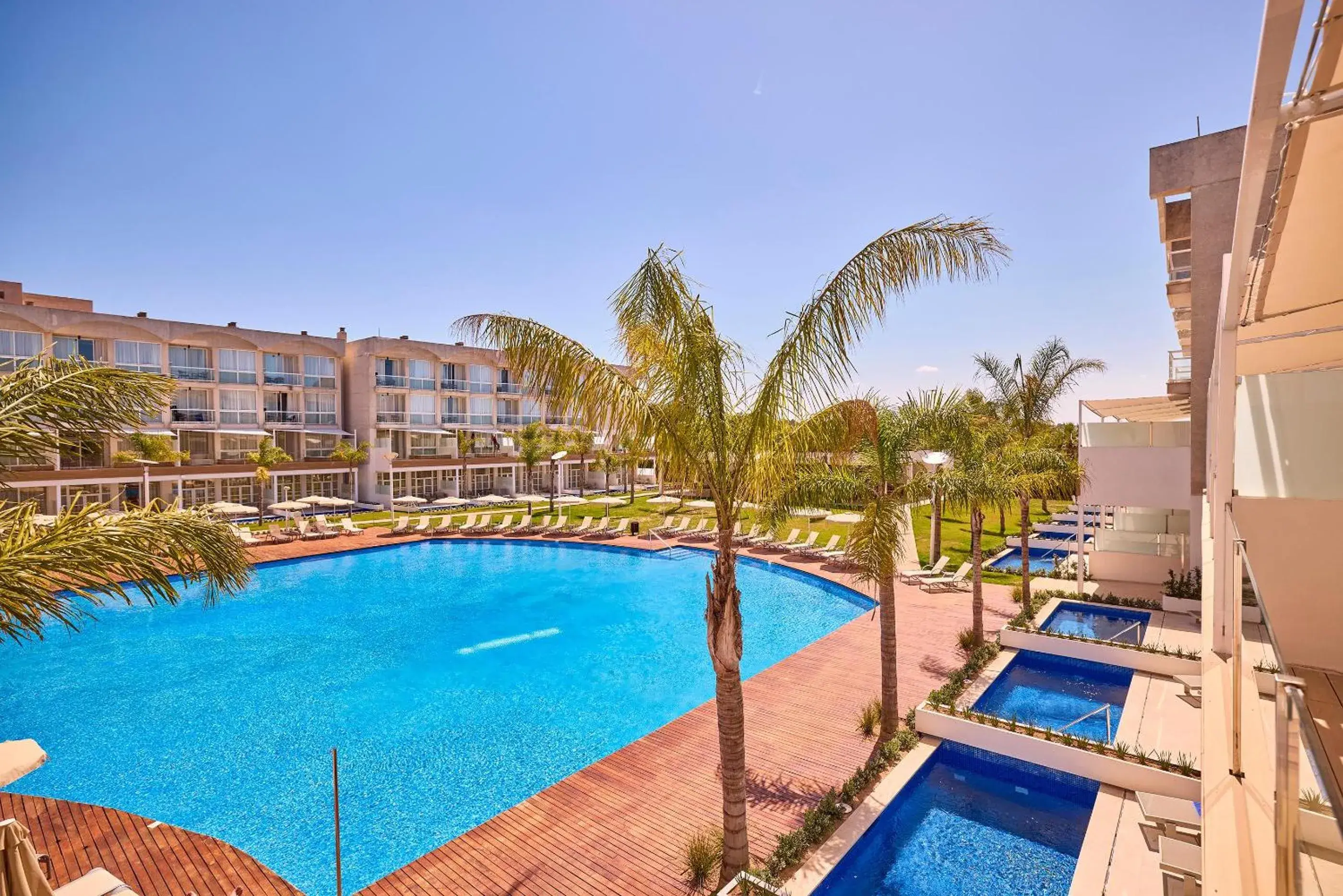 Photo of the whole room in Zafiro Alzinar Mar Adults Only - Refurbished 2025 Photo of the whole room in Zafiro Alzinar Mar Adults Only - Refurbished 2025