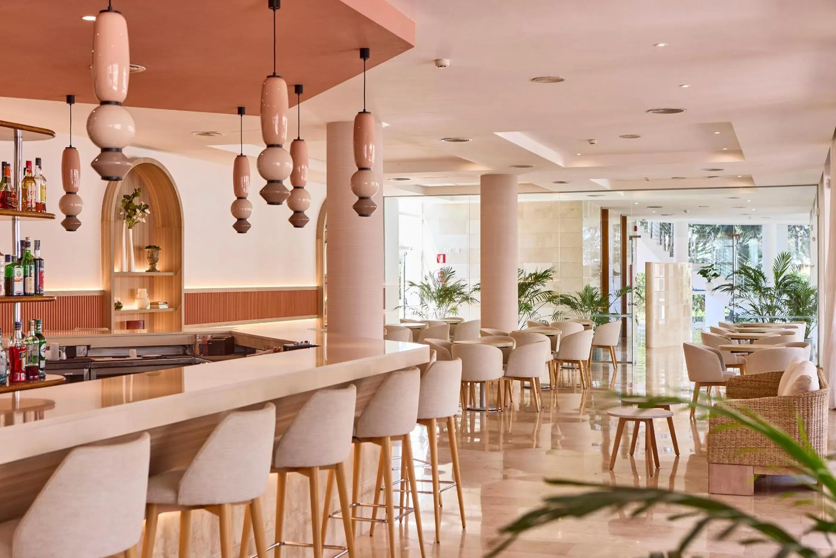 Lounge or bar in Zafiro Alzinar Mar Adults Only - Refurbished 2025 Lounge or bar in Zafiro Alzinar Mar Adults Only - Refurbished 2025