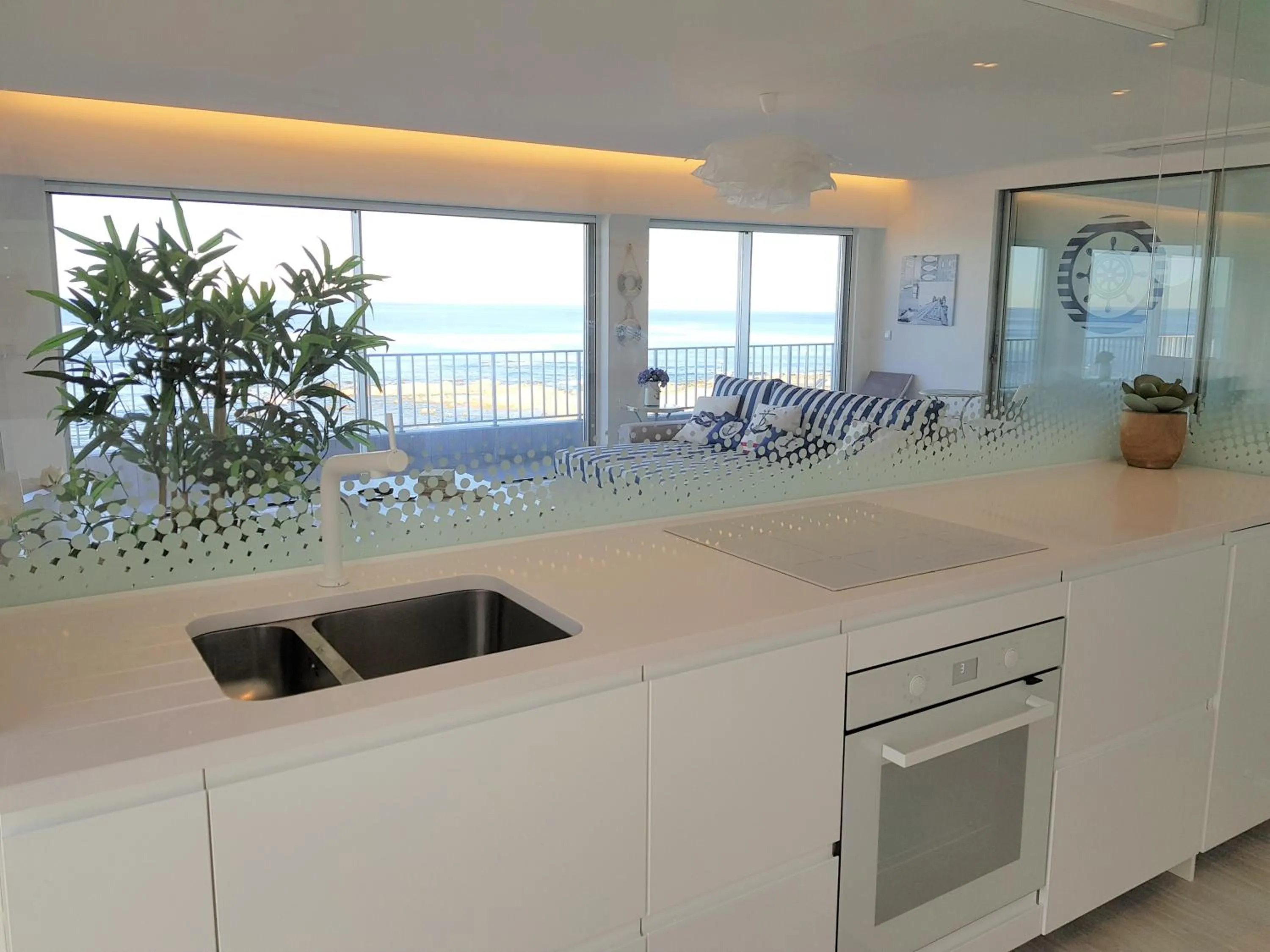 Kitchen or kitchenette in Blue Sea Apartment