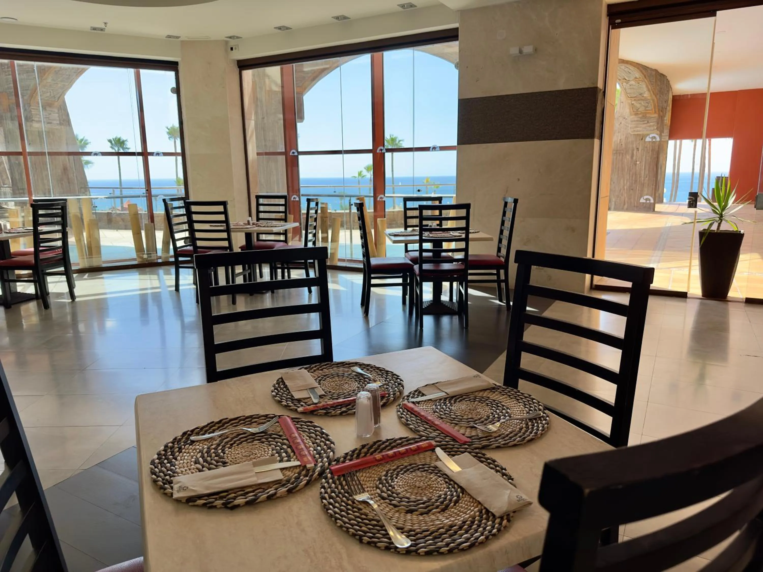 Restaurant/places to eat in Holiday World Polynesia