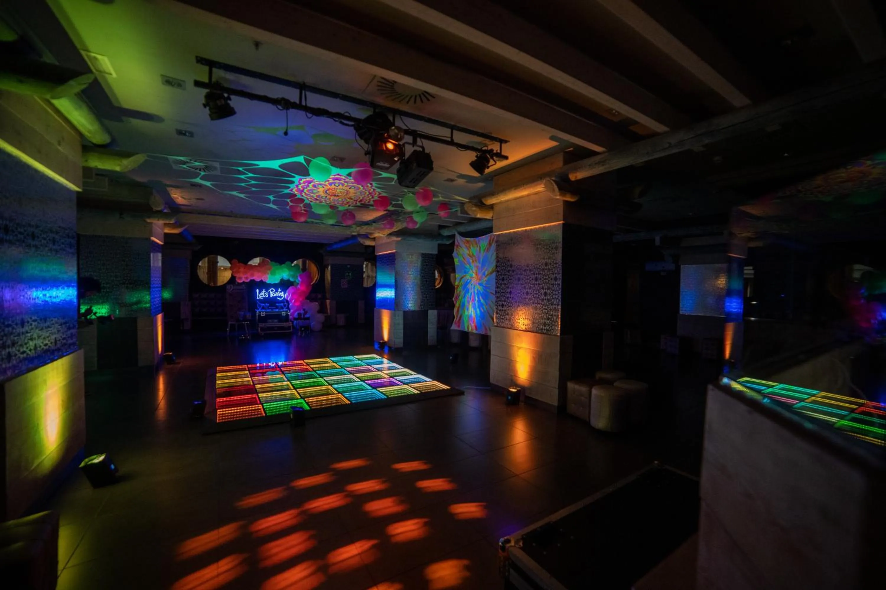 Nightclub / DJ in Holiday World Polynesia