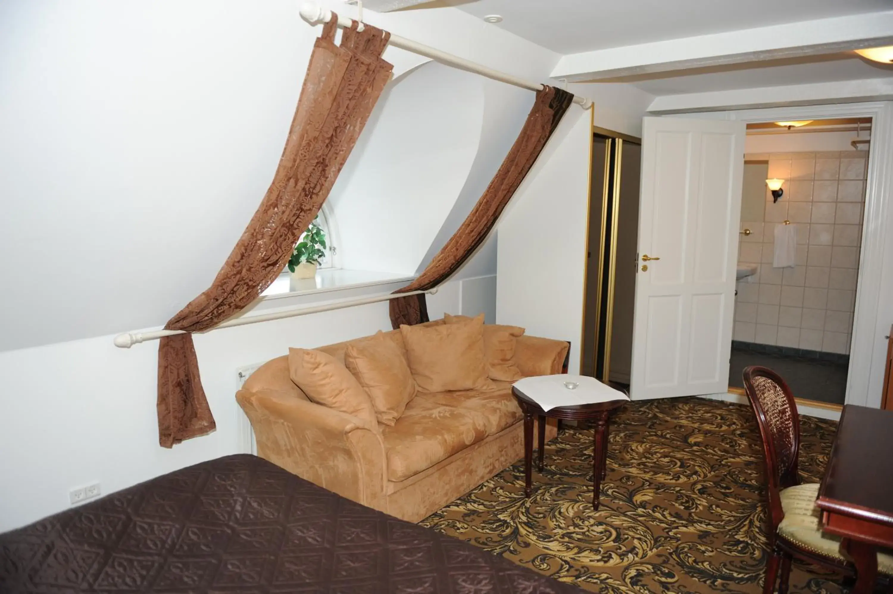 Triple Room - single occupancy in Tyrstrup Kro Triple Room - single occupancy in Tyrstrup Kro