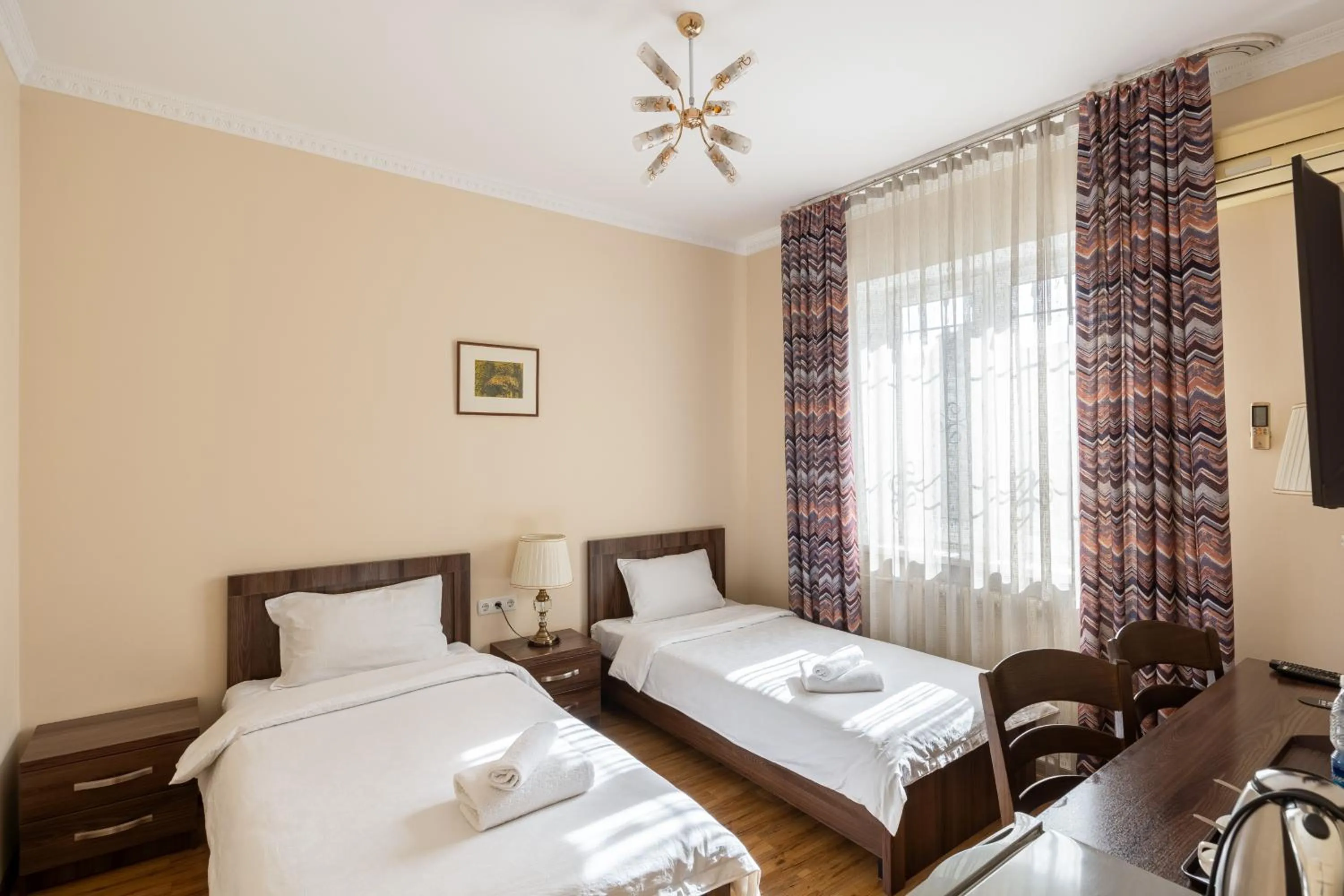 Photo of the whole room in Soluxe Hotel