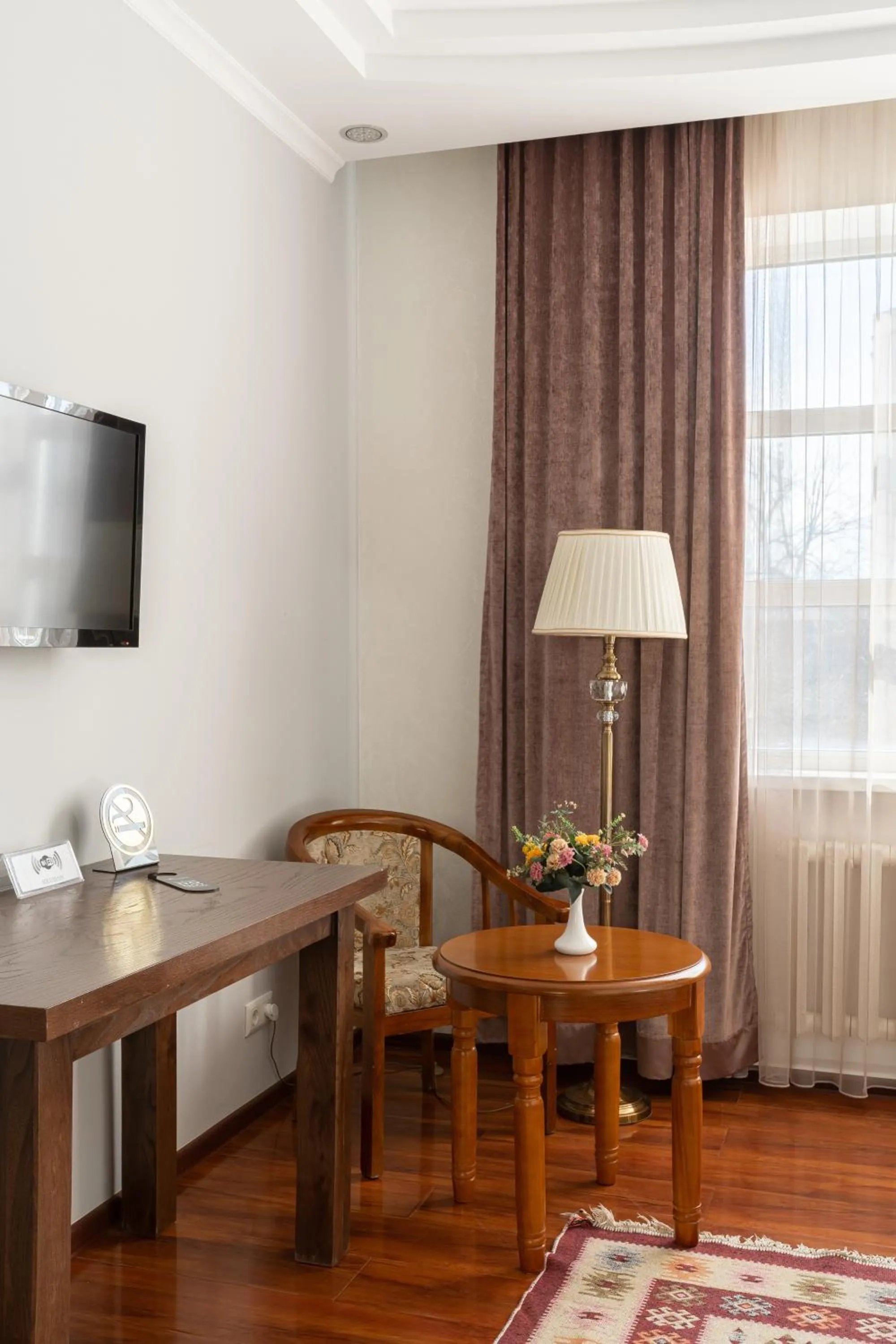 hair dresser in Soluxe Hotel