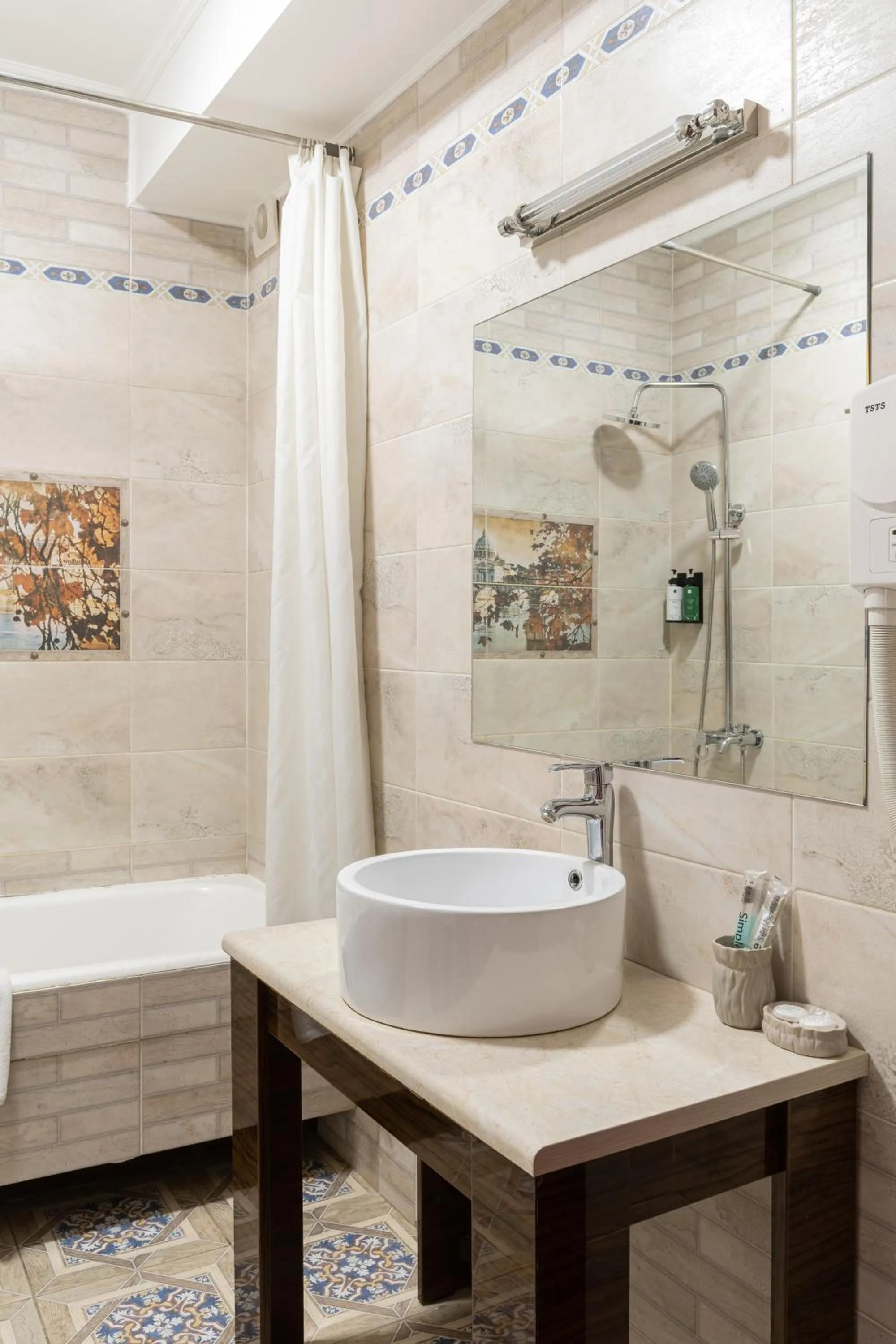 Bath in Soluxe Hotel