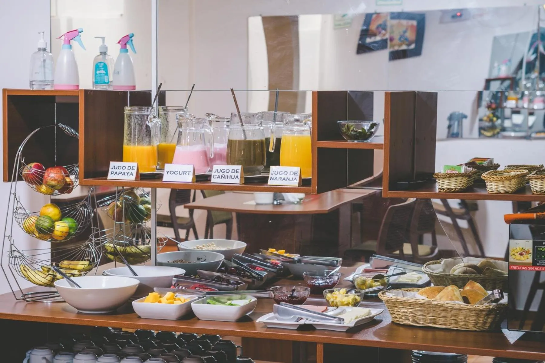 Buffet breakfast in Kaaro Hotel Puno