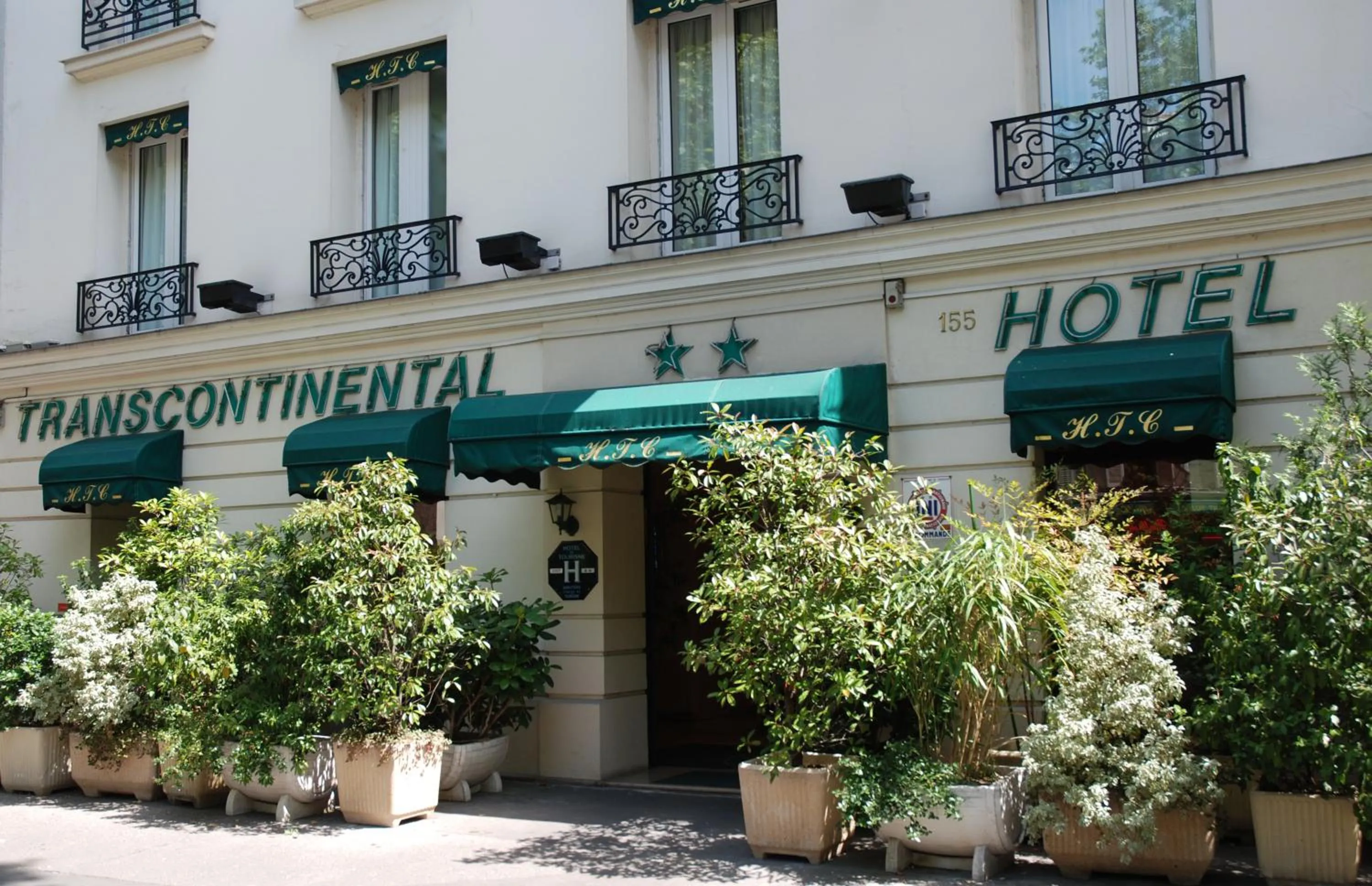 Facade/entrance in Hôtel Transcontinental