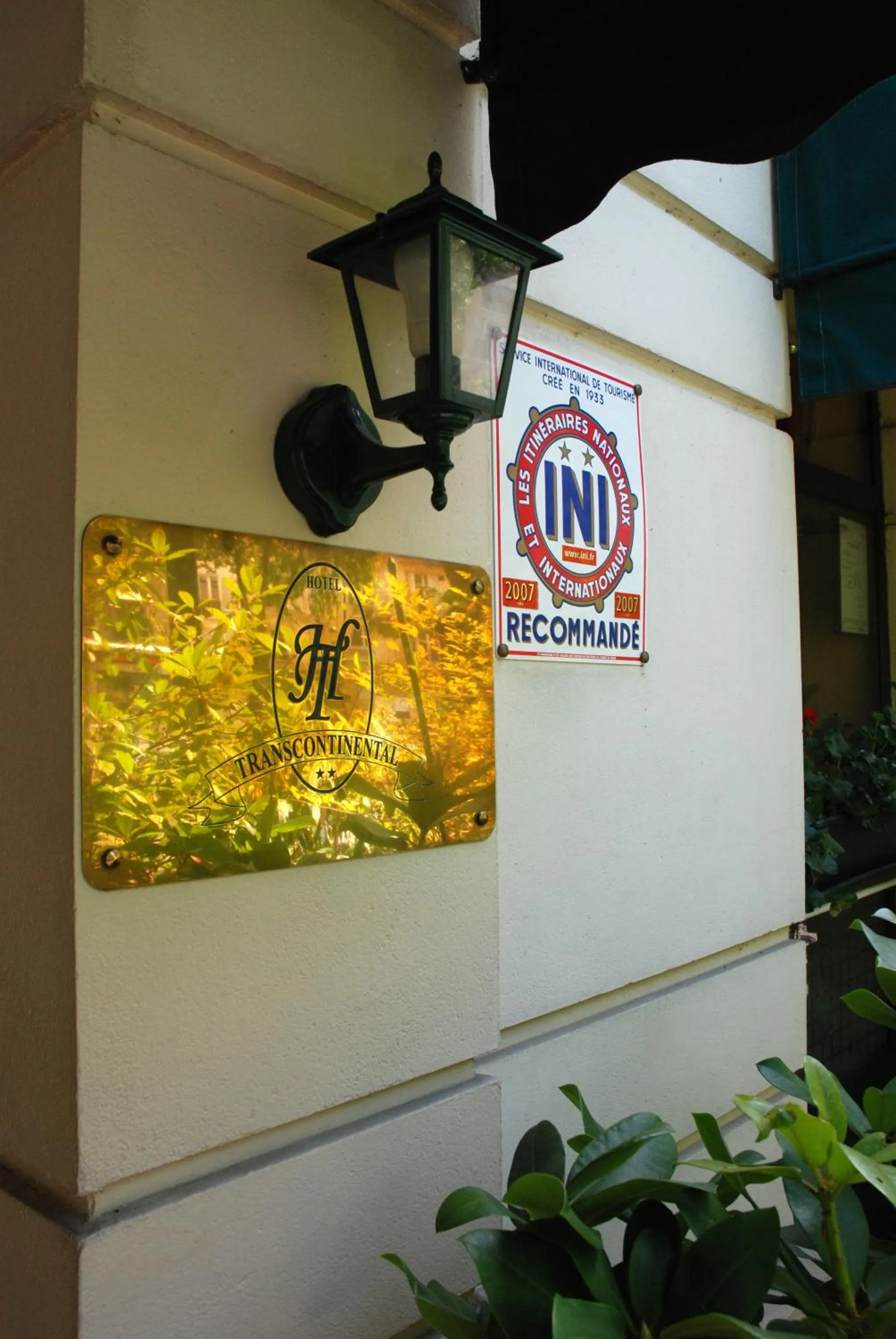 Property logo or sign in Hôtel Transcontinental