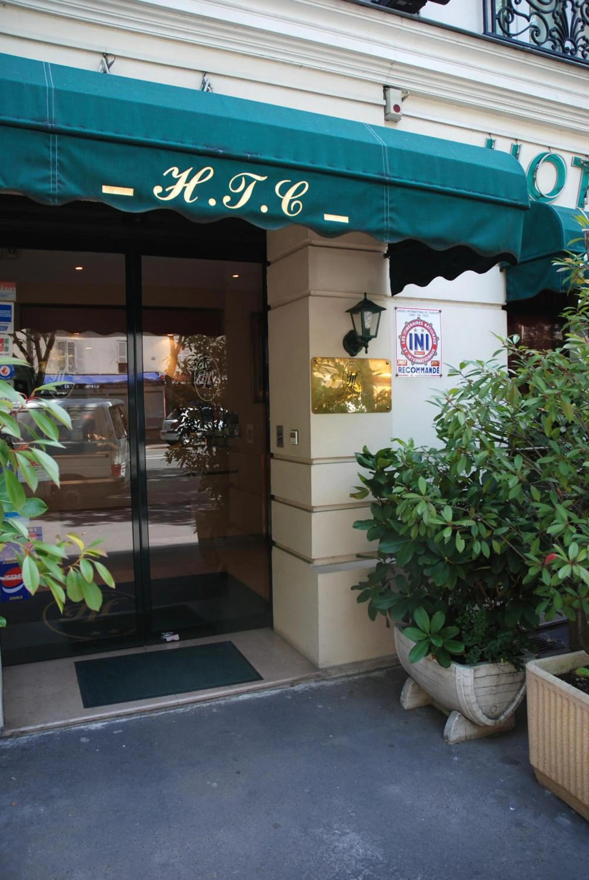 Facade/entrance in Hôtel Transcontinental