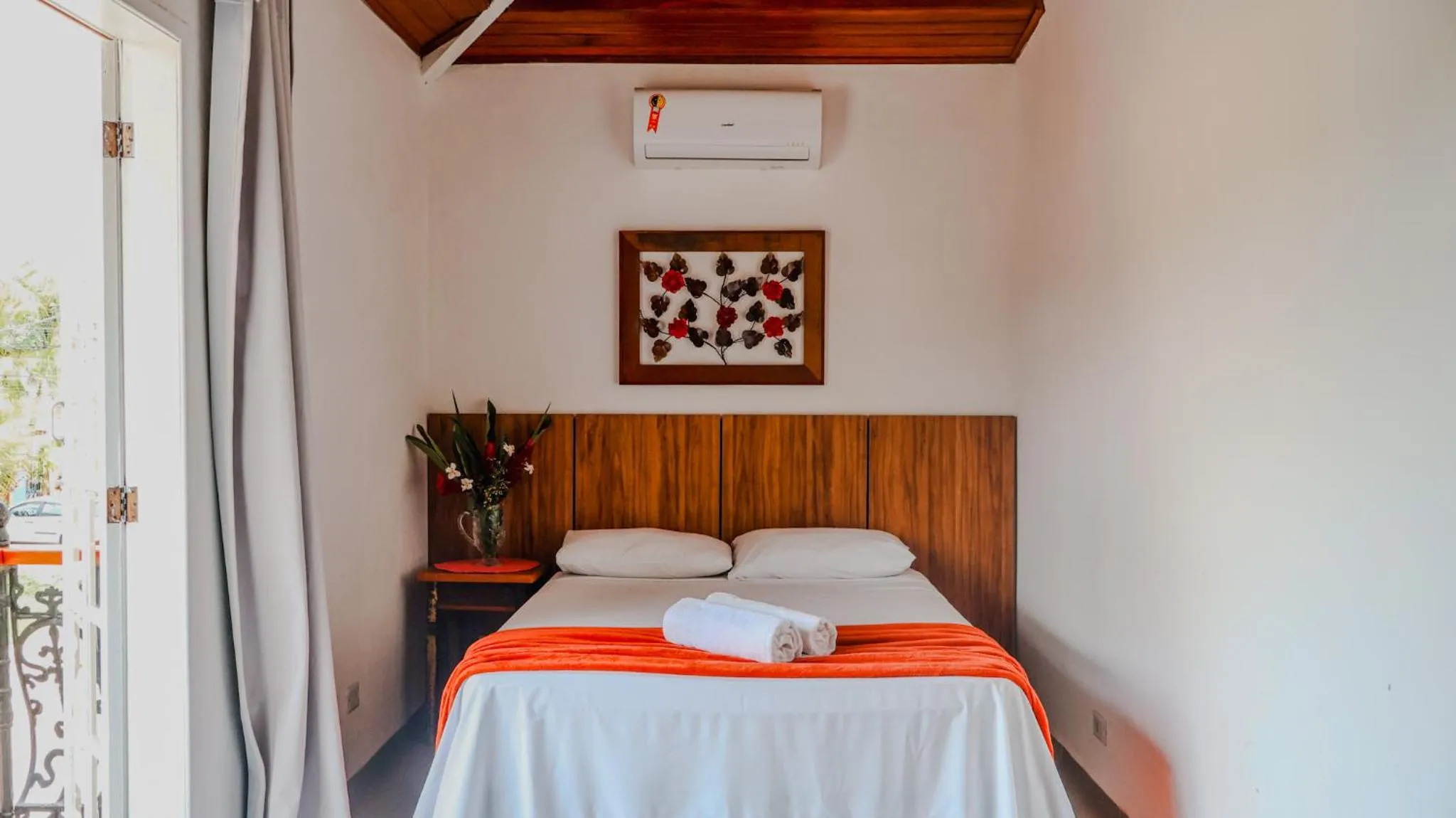 Bed in Pousada Portal de Paraty- COM GERADOR DE ENERGIA- SERVIREMOS UM DELICIOSO JANTAR NA NOITE DE REVEILLON 2026