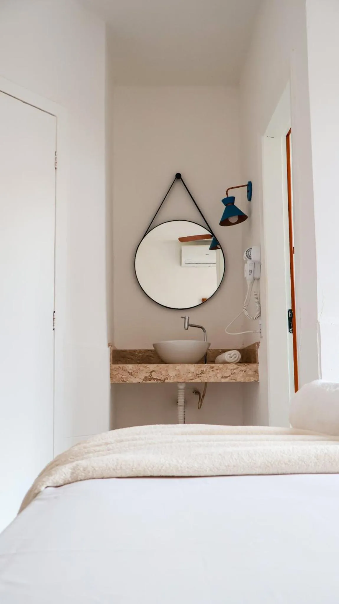 Bathroom in Pousada Portal de Paraty- COM GERADOR DE ENERGIA- SERVIREMOS UM DELICIOSO JANTAR NA NOITE DE REVEILLON 2026