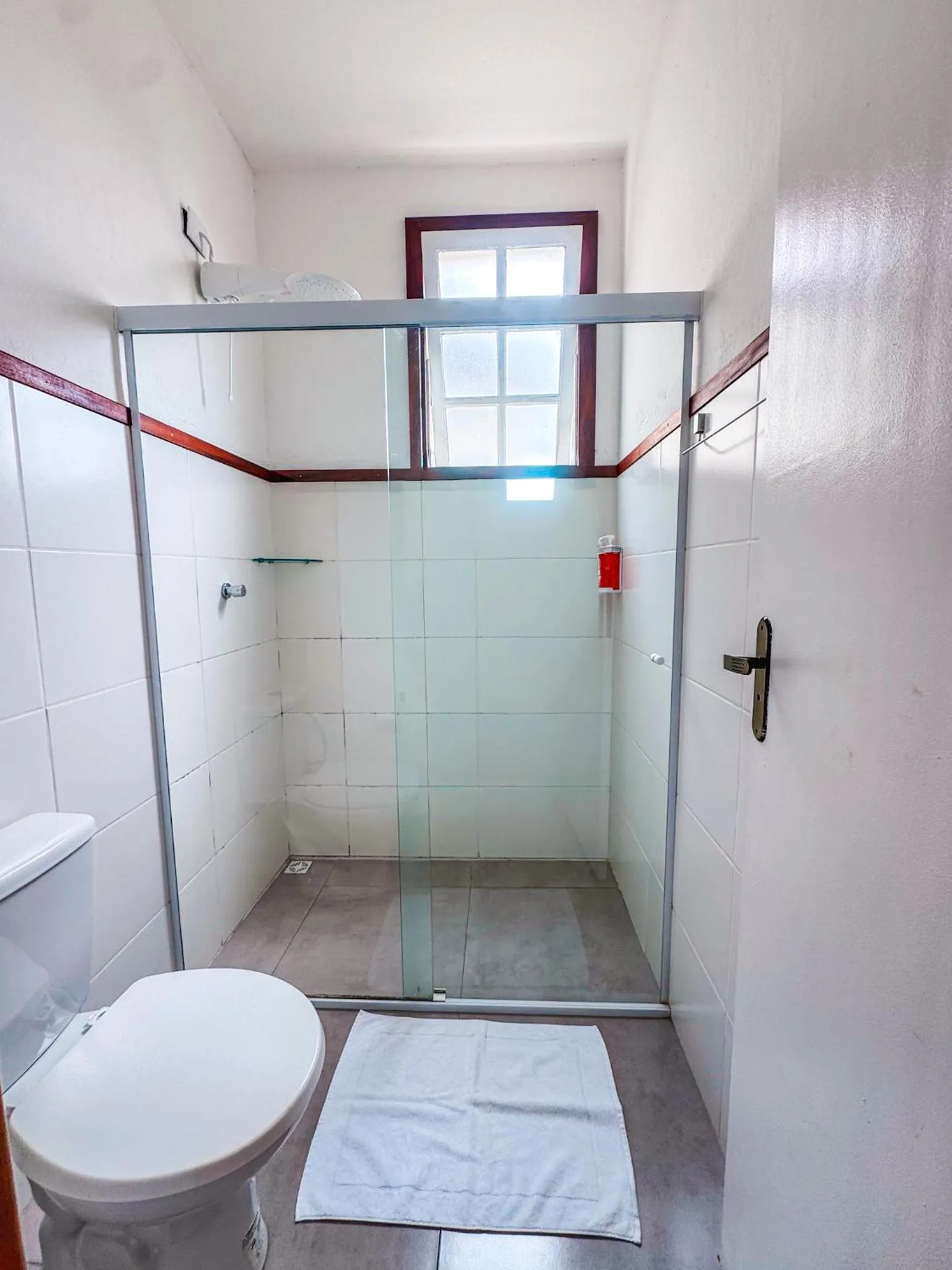 Bathroom in Pousada Portal de Paraty- COM GERADOR DE ENERGIA- SERVIREMOS UM DELICIOSO JANTAR NA NOITE DE REVEILLON 2026