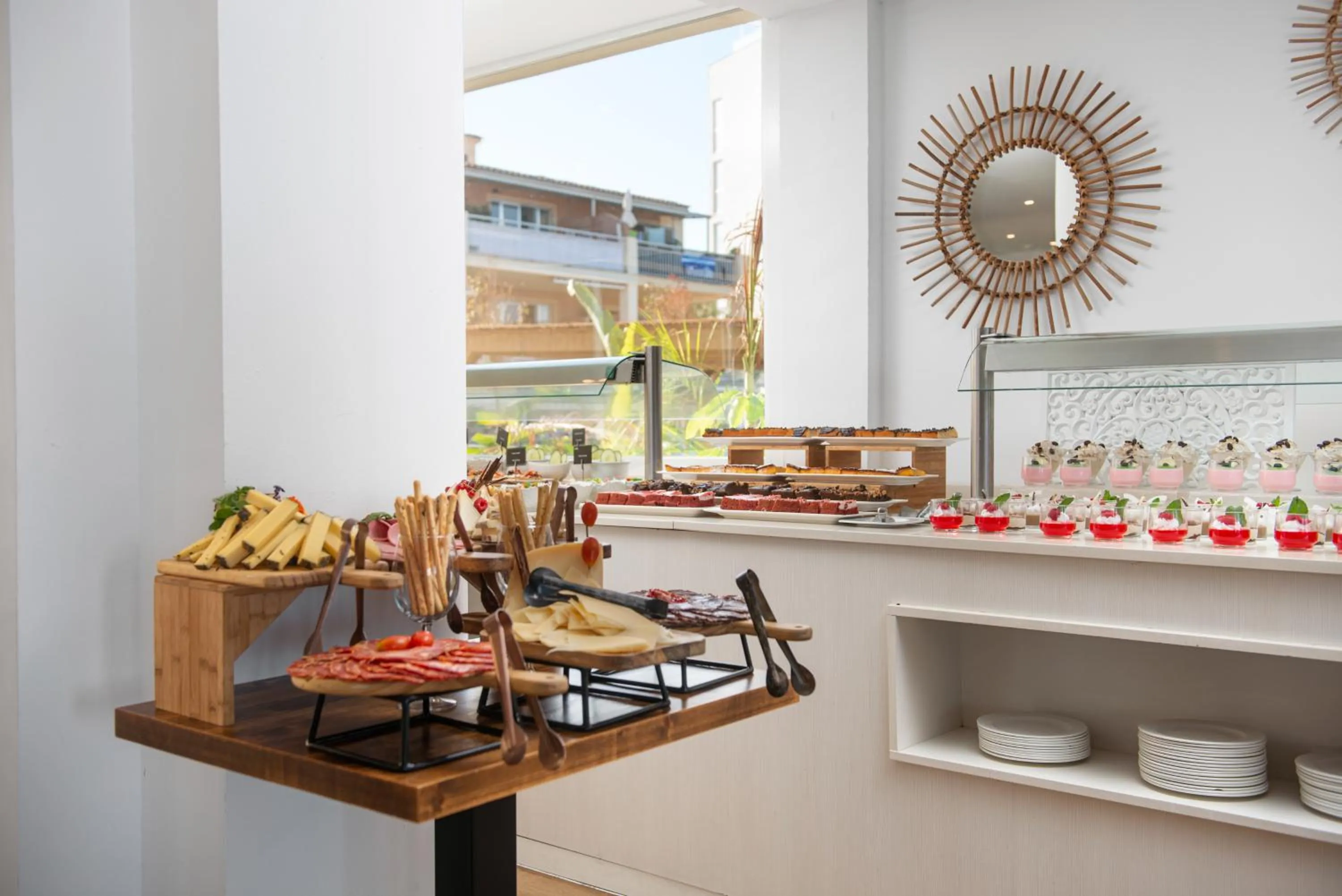 Food and drinks in Hotel Atolon & Kaafu Beach Club