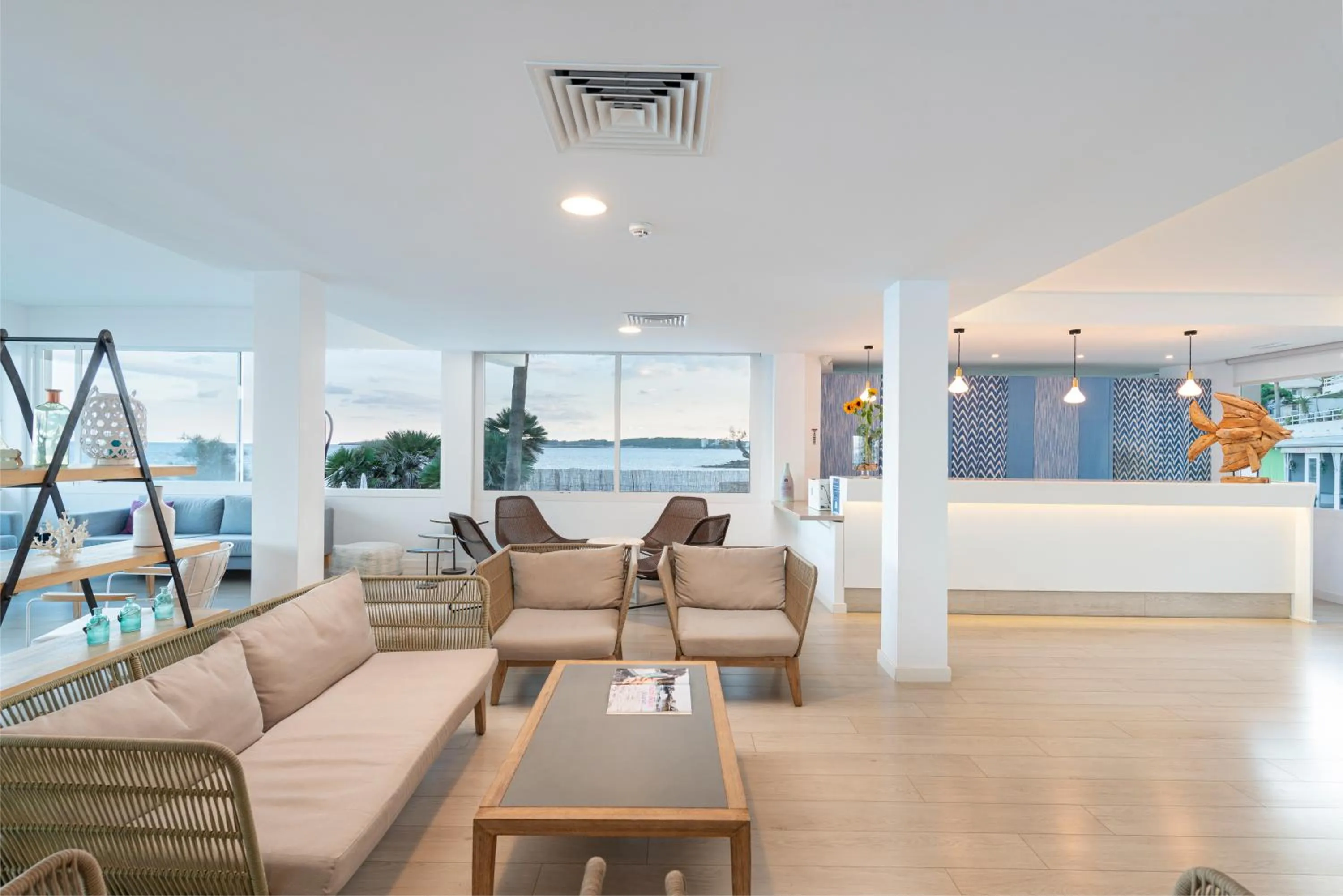Lobby or reception in Hotel Atolon & Kaafu Beach Club