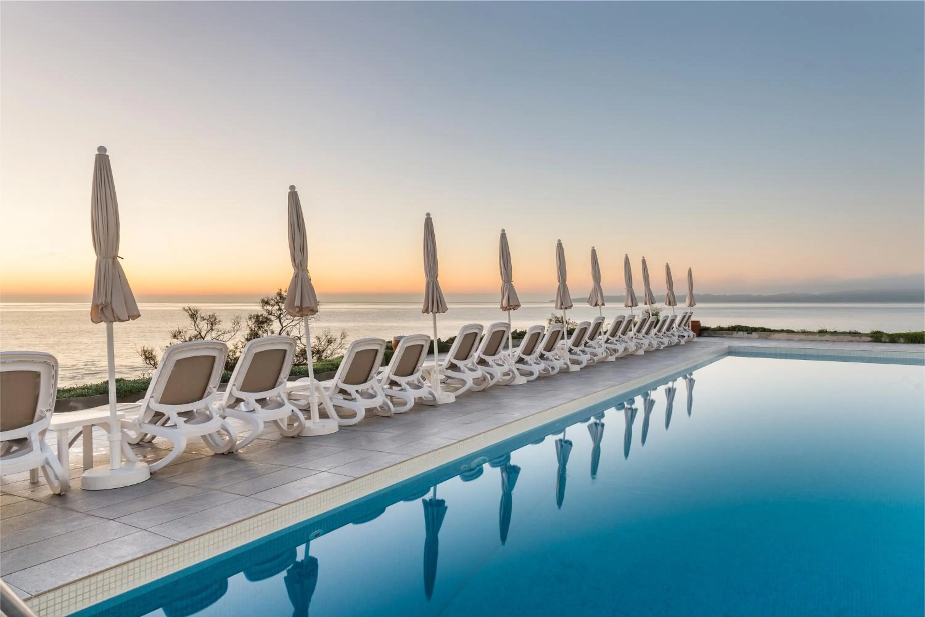 Swimming pool in Hotel Atolon & Kaafu Beach Club