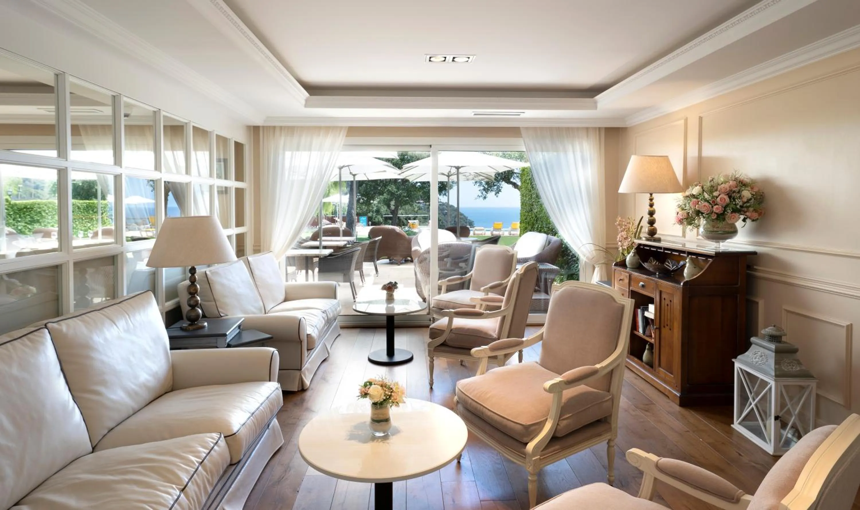 Lounge or bar in Hotel BlauMar Llafranc