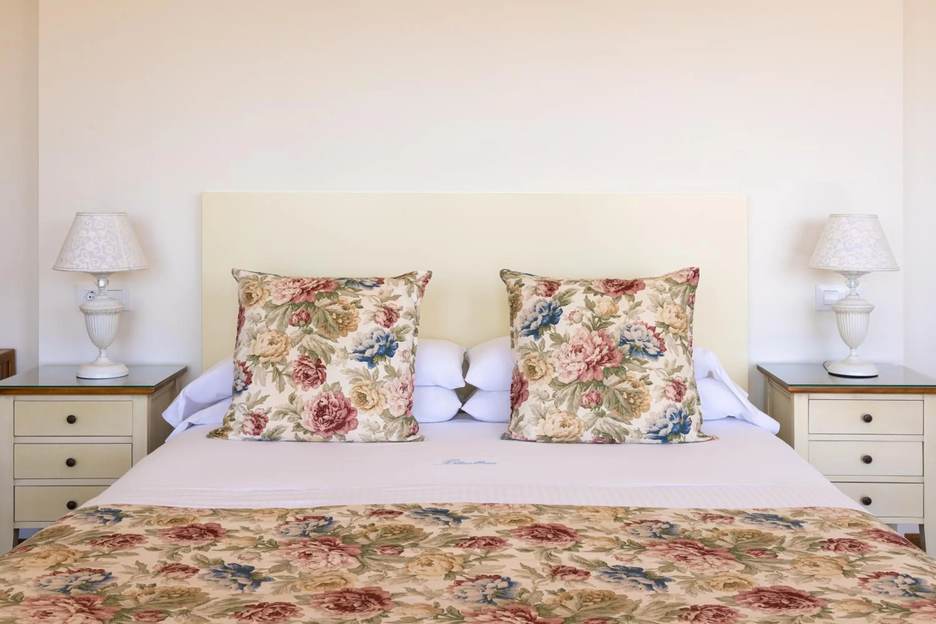 Bedroom, Bed in Hotel BlauMar Llafranc