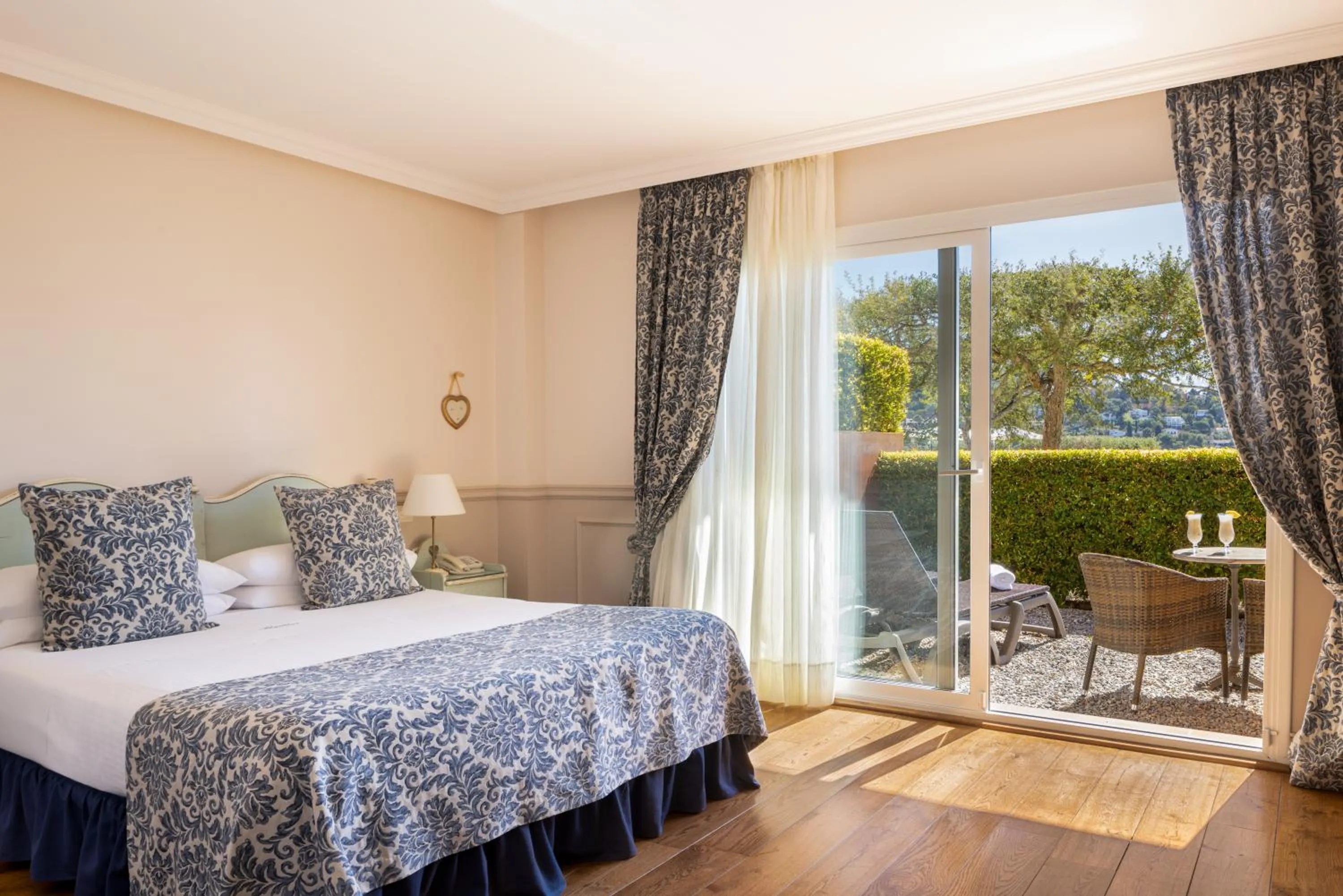 Garden, Bed in Hotel BlauMar Llafranc