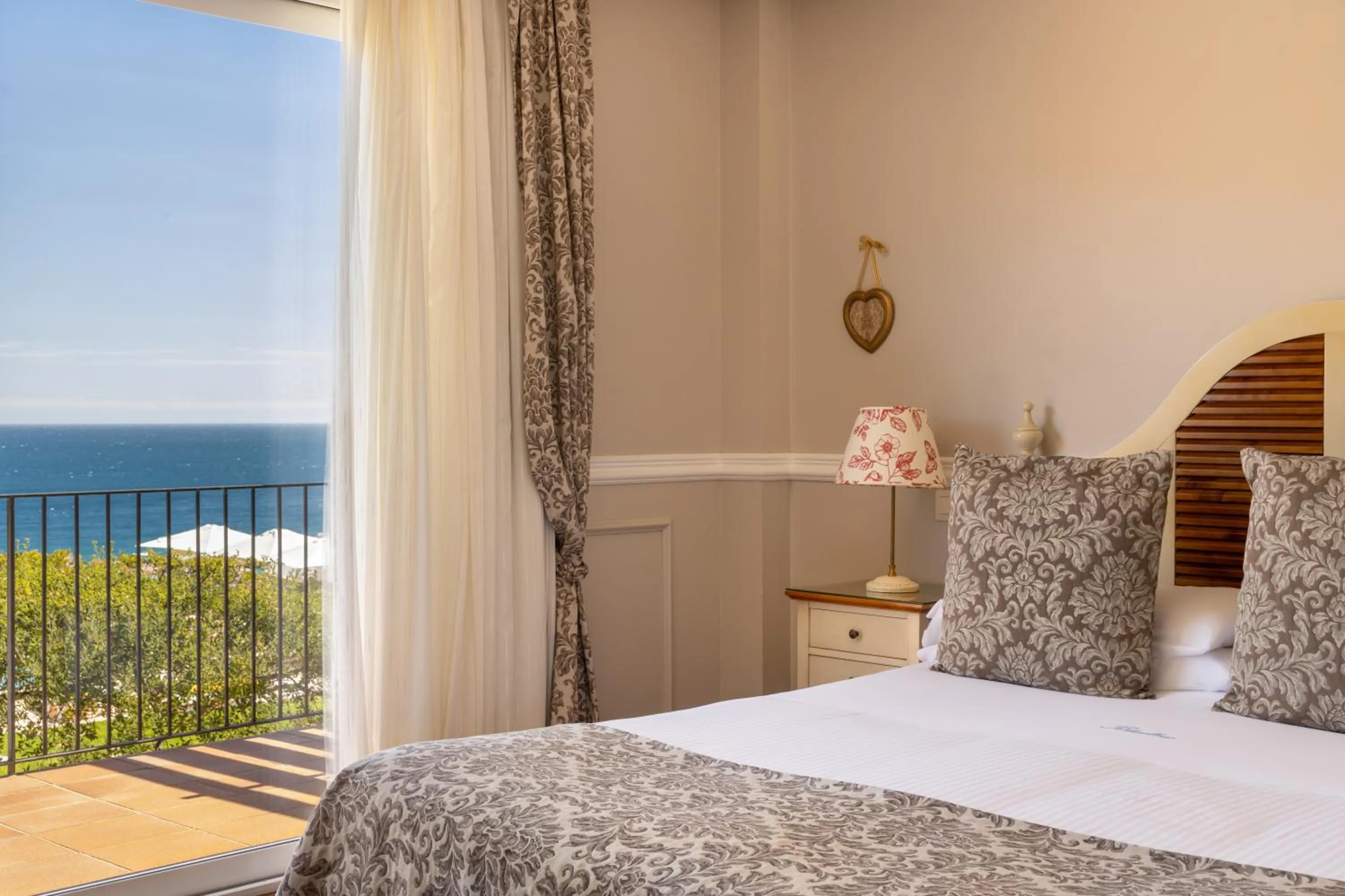 Photo of the whole room, Bed in Hotel BlauMar Llafranc