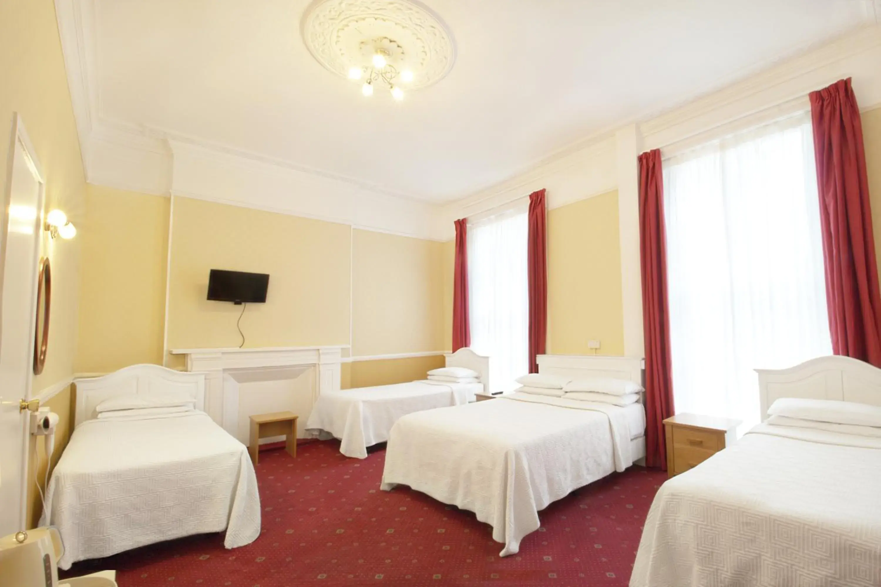 Bed in Balmoral House Hotel Bed in Balmoral House Hotel