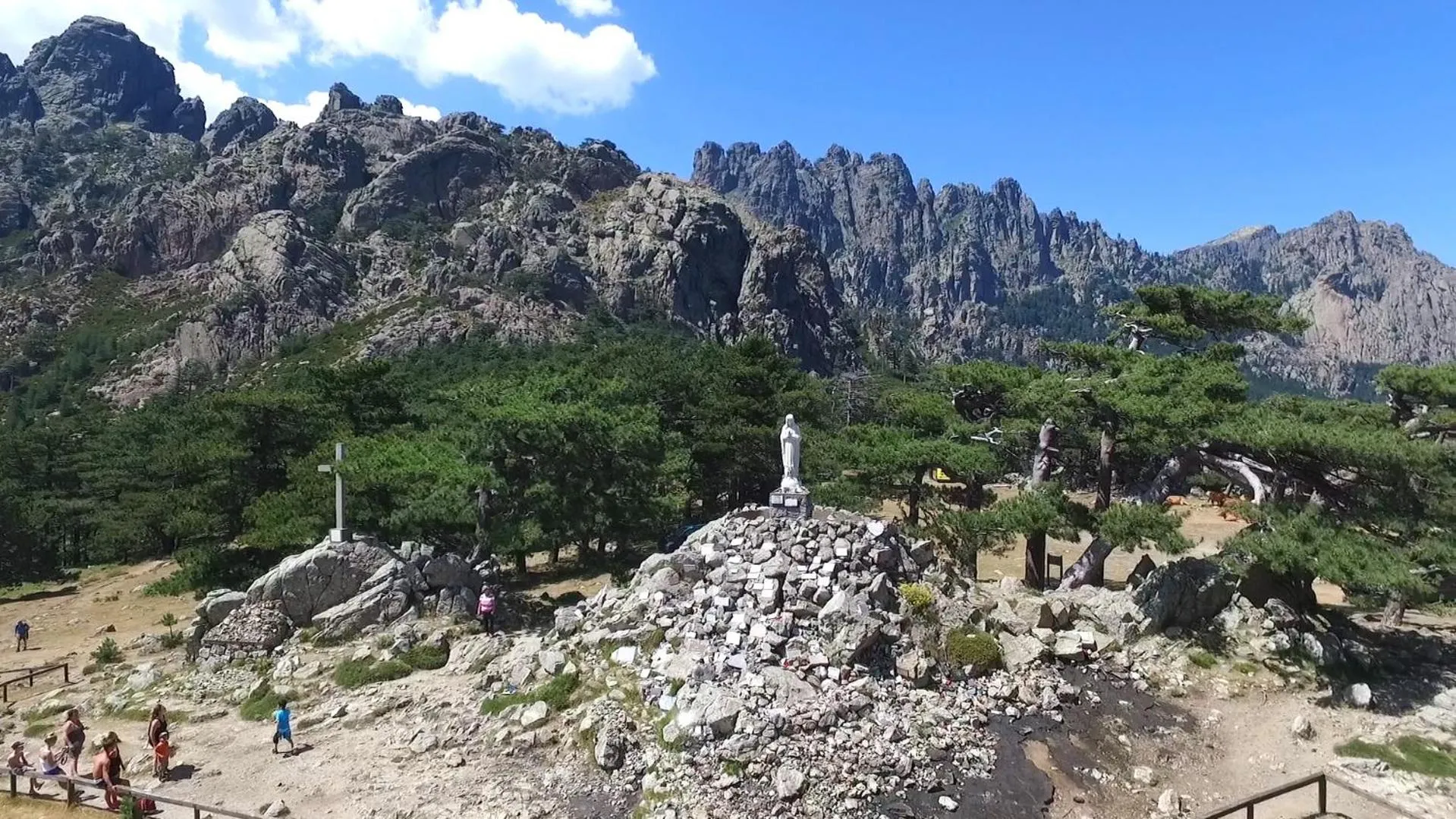 Nearby landmark in Hôtel du Golfe