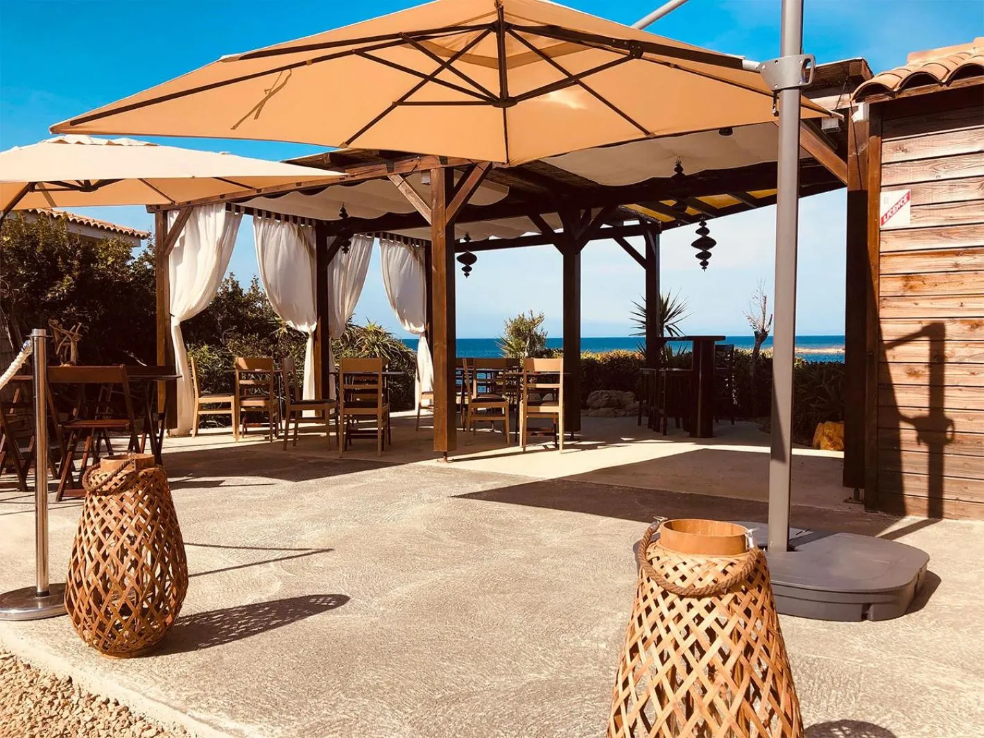 Lounge or bar in Hôtel du Golfe