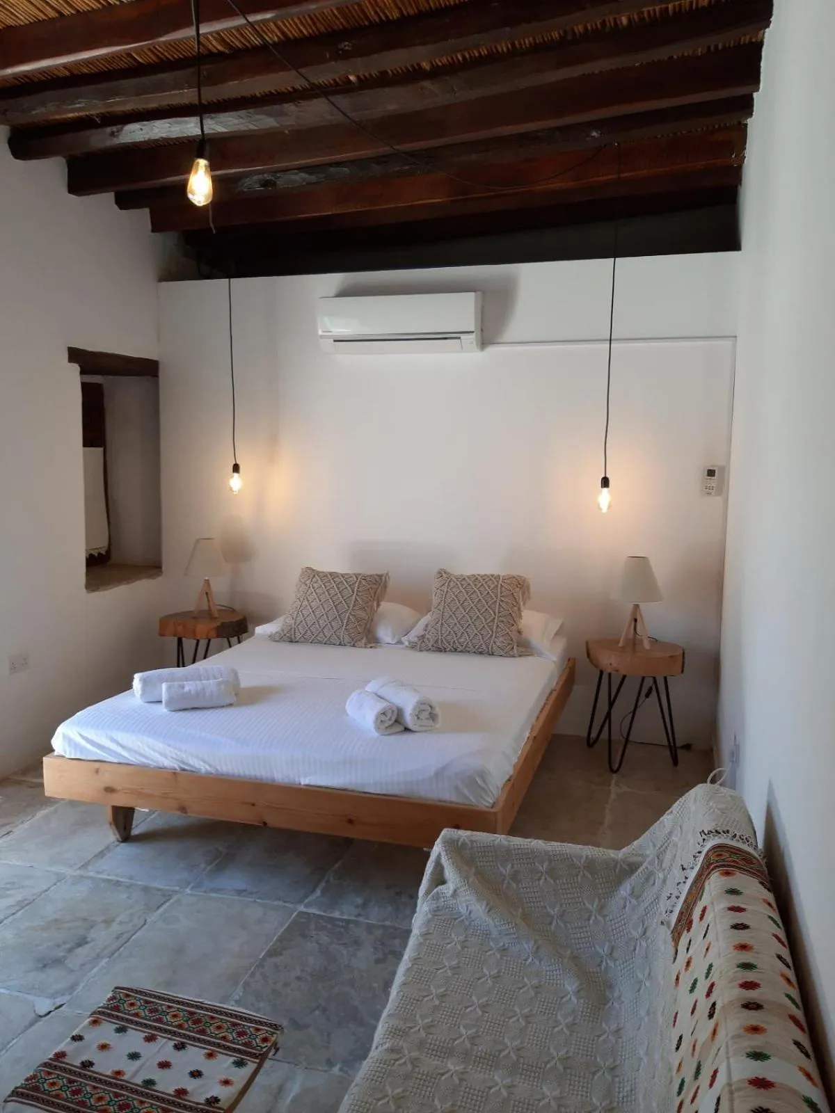 Bed in Saint Antonio Maroni