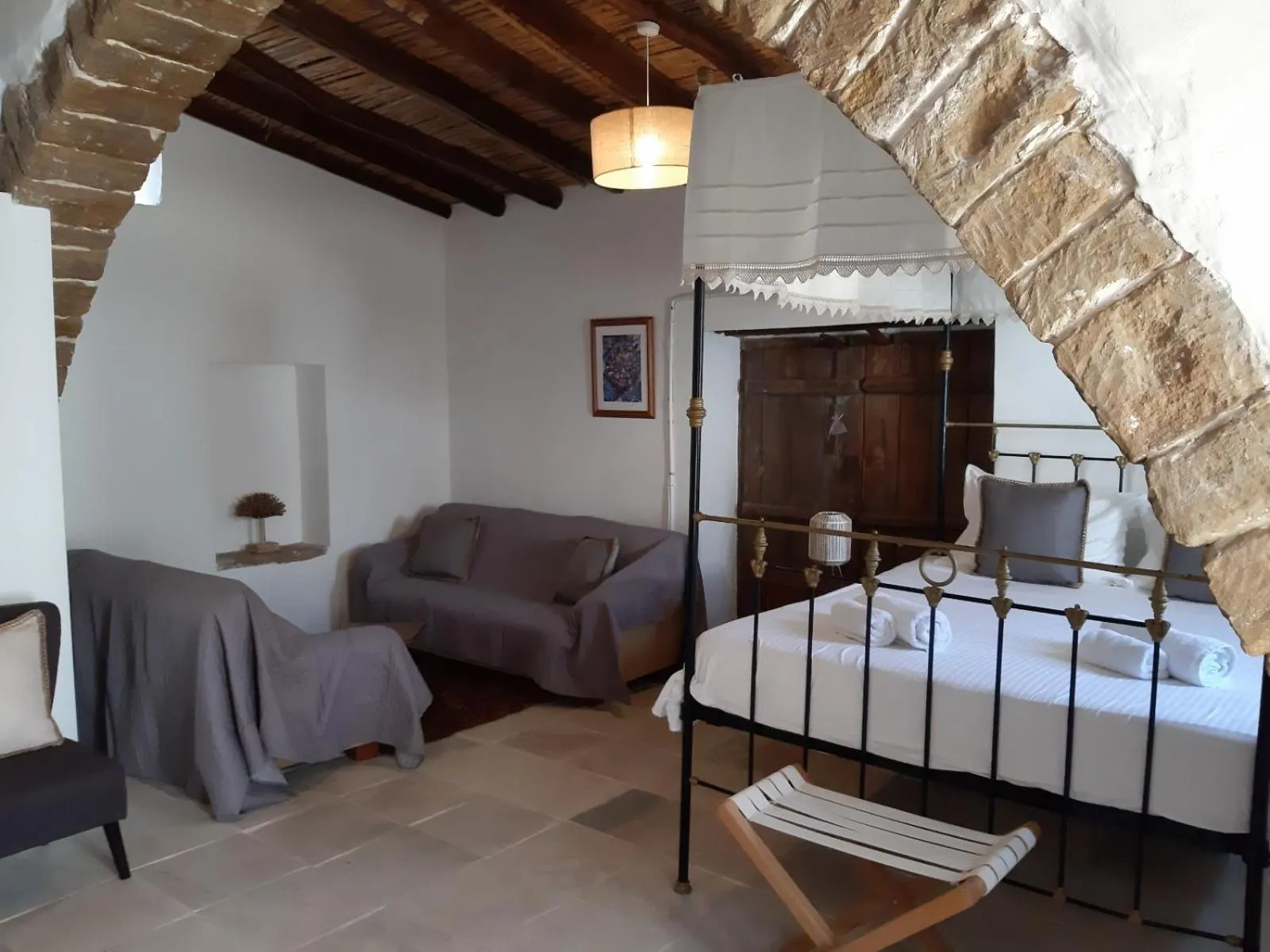 Bed in Saint Antonio Maroni