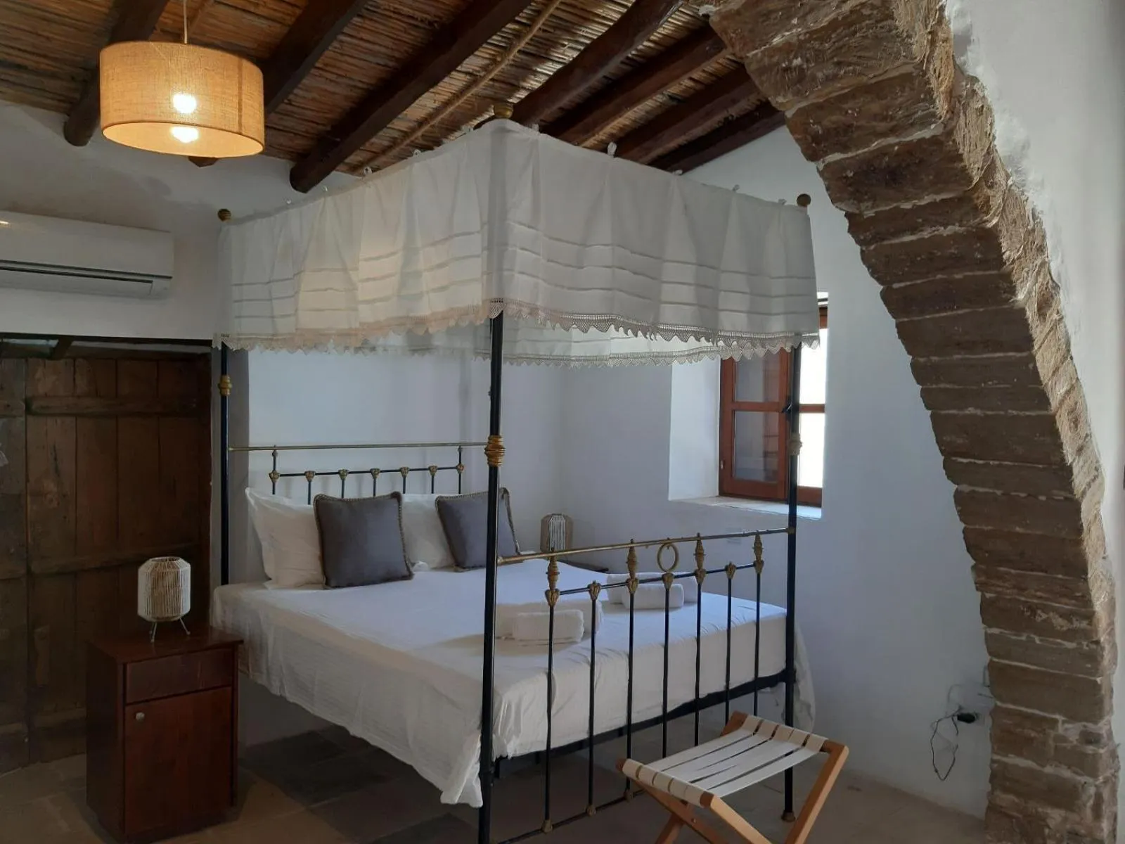 Bed in Saint Antonio Maroni