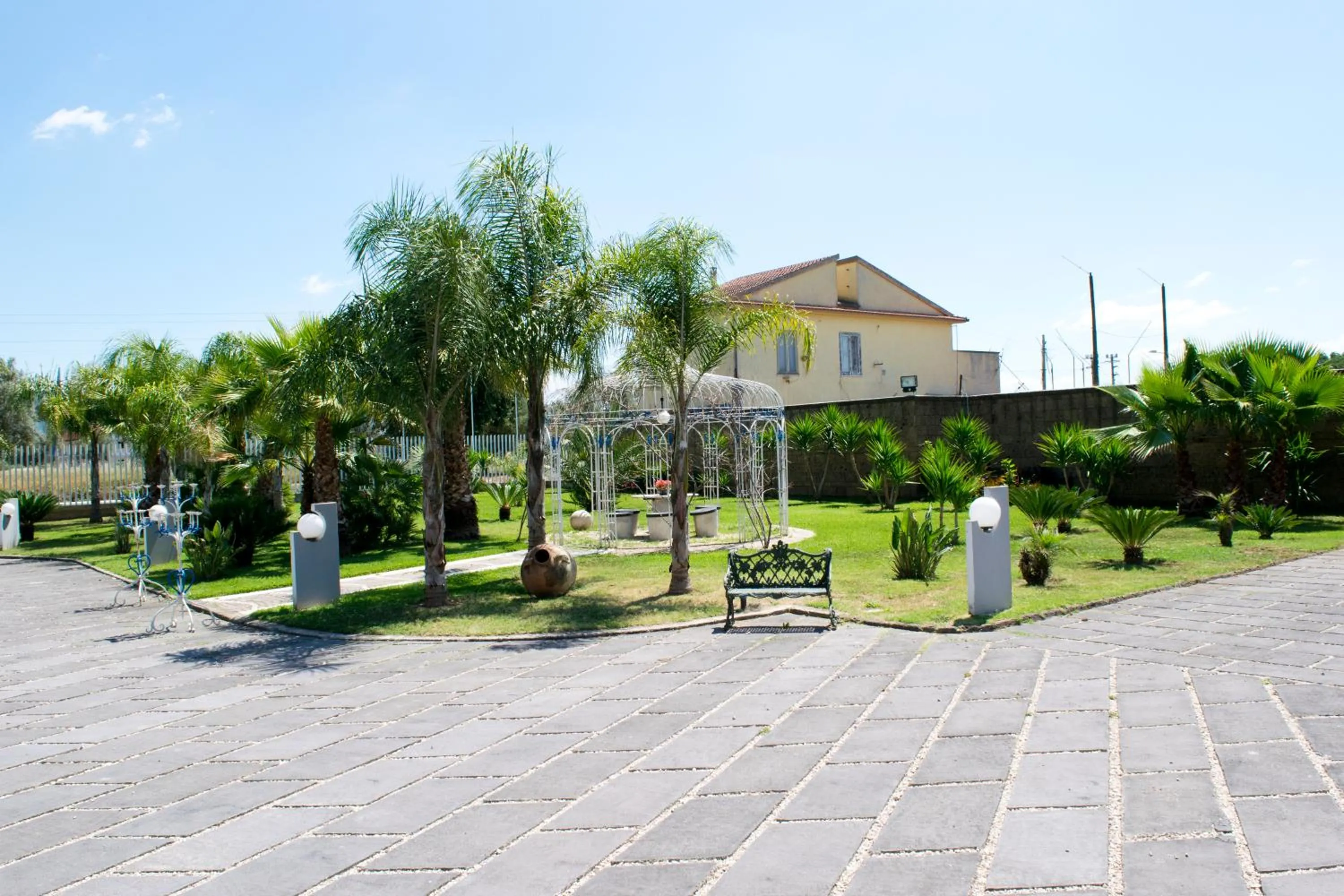 Garden in Hotel The Queen