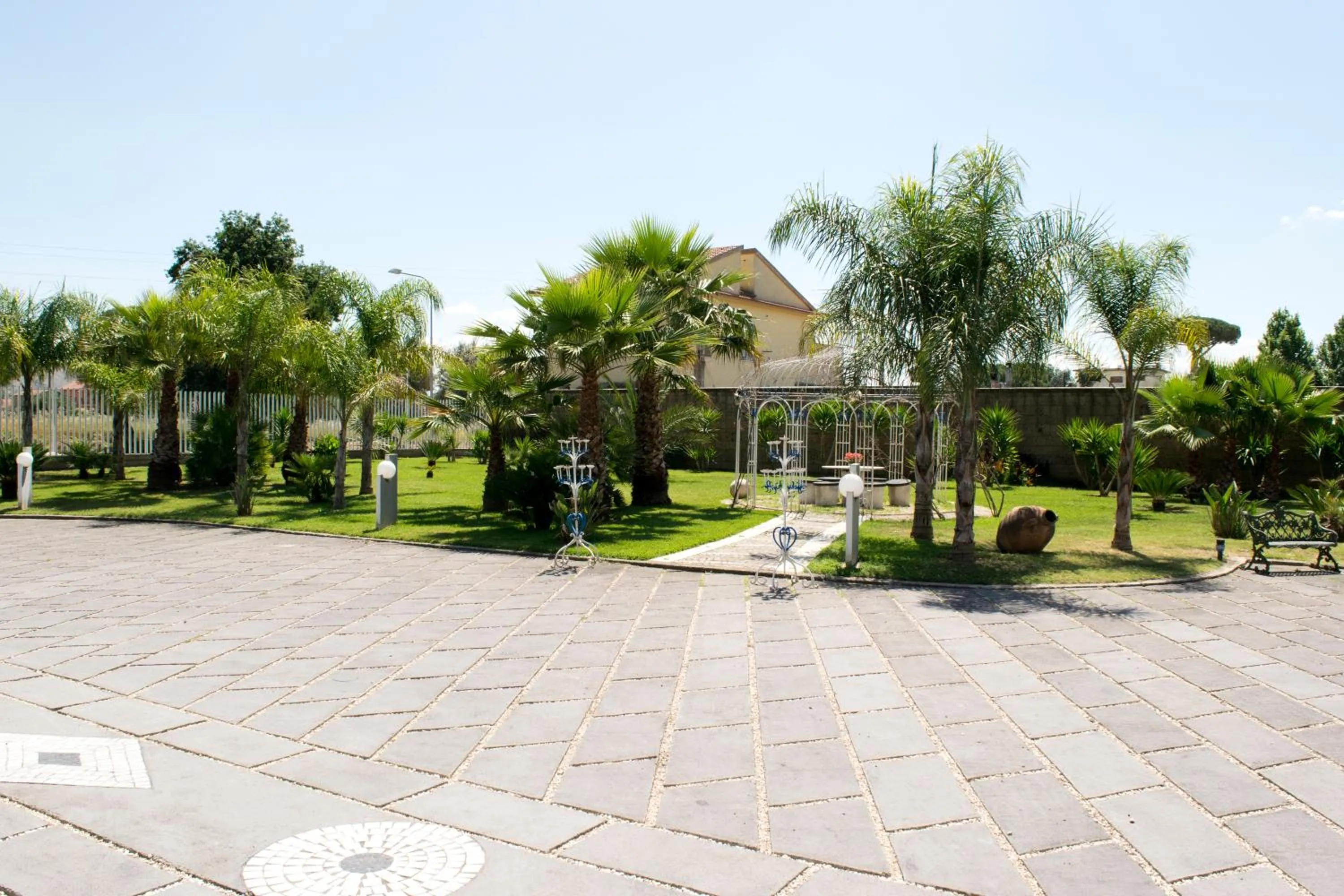 Garden in Hotel The Queen